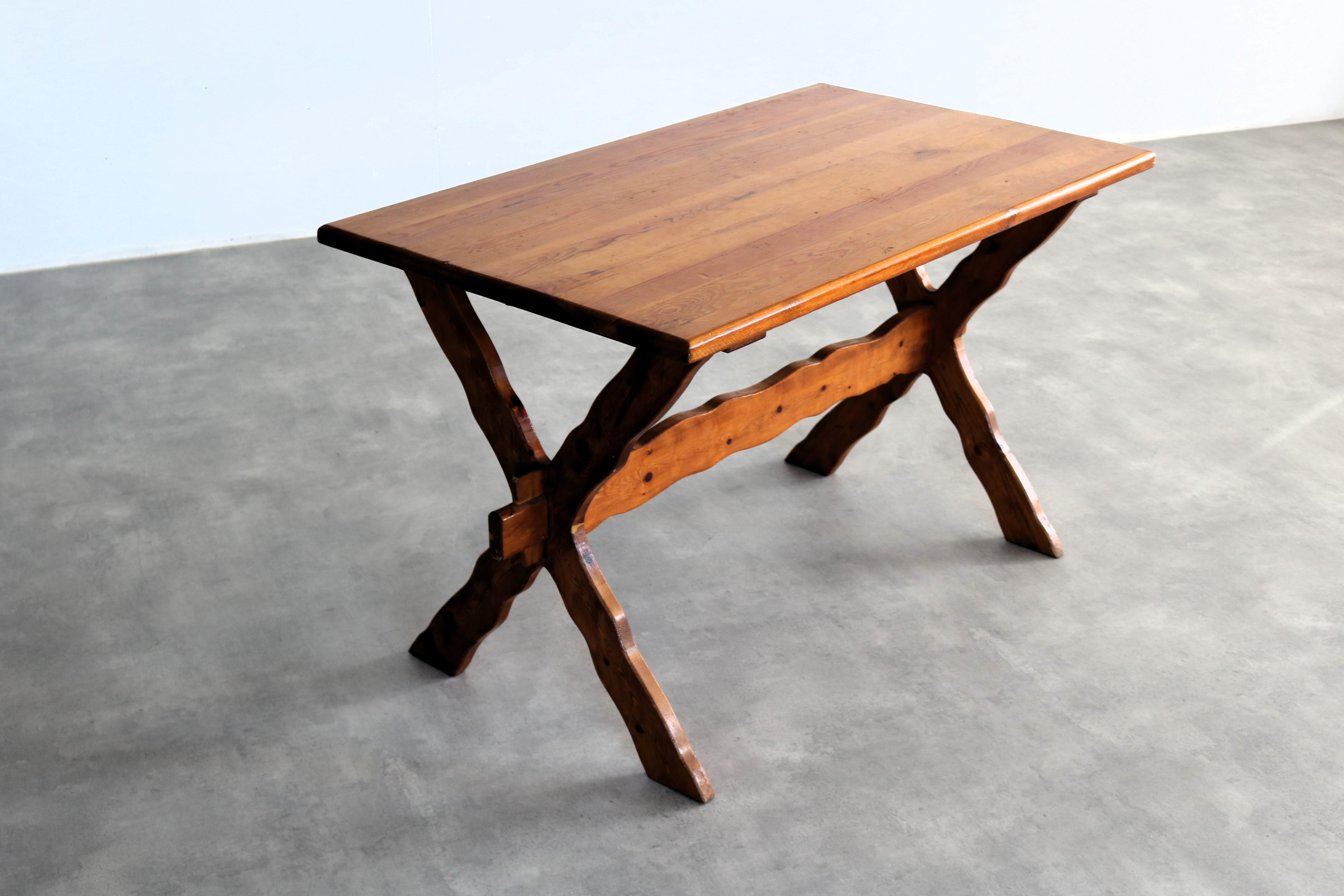 vintage dining table | brutalist table | 1950s In Good Condition For Sale In GRONINGEN, NL