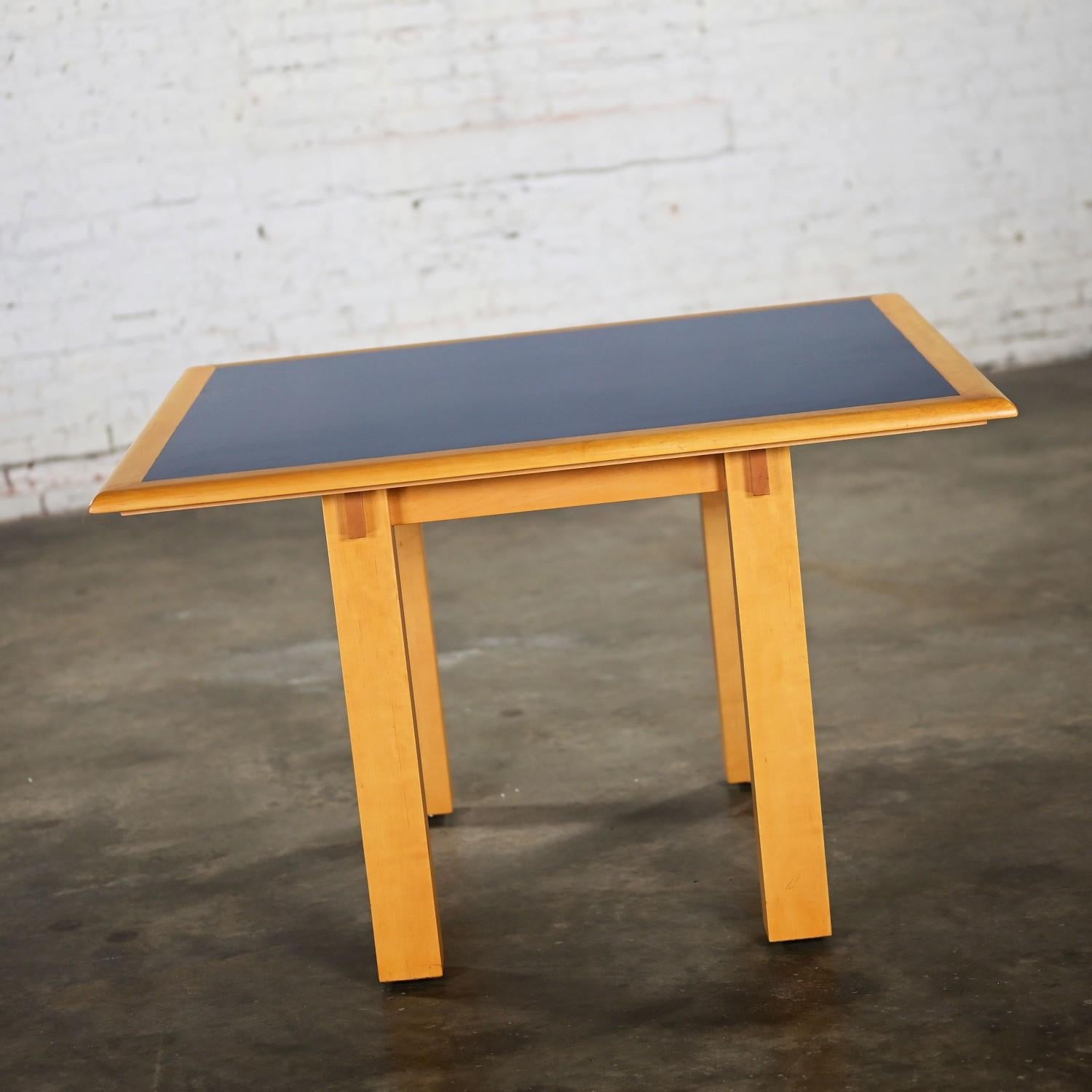 Moderne Table de salle à manger vintage de Michael Graves pour Craftwood a Div. of Sonnenberg Ind en vente