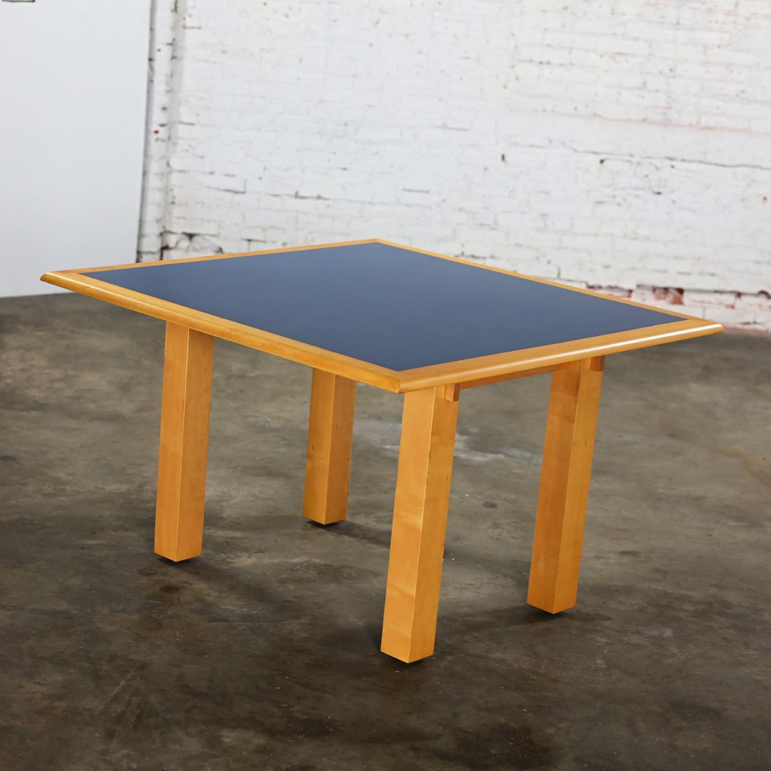 20ième siècle Table de salle à manger vintage de Michael Graves pour Craftwood a Div. of Sonnenberg Ind en vente