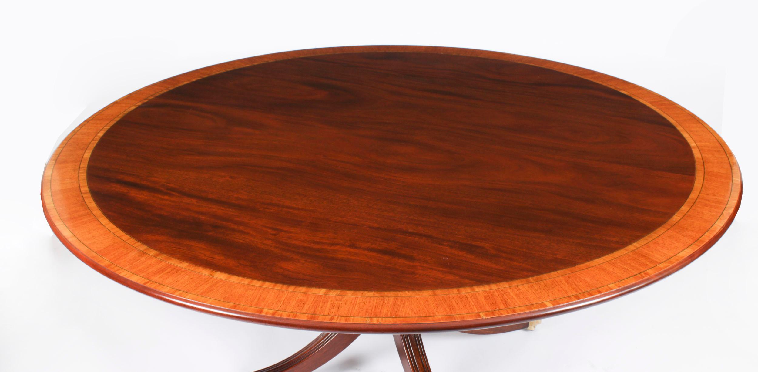 Vintage Dining Table & 8 Chairs by William Tillman 20th Century In Good Condition In London, GB