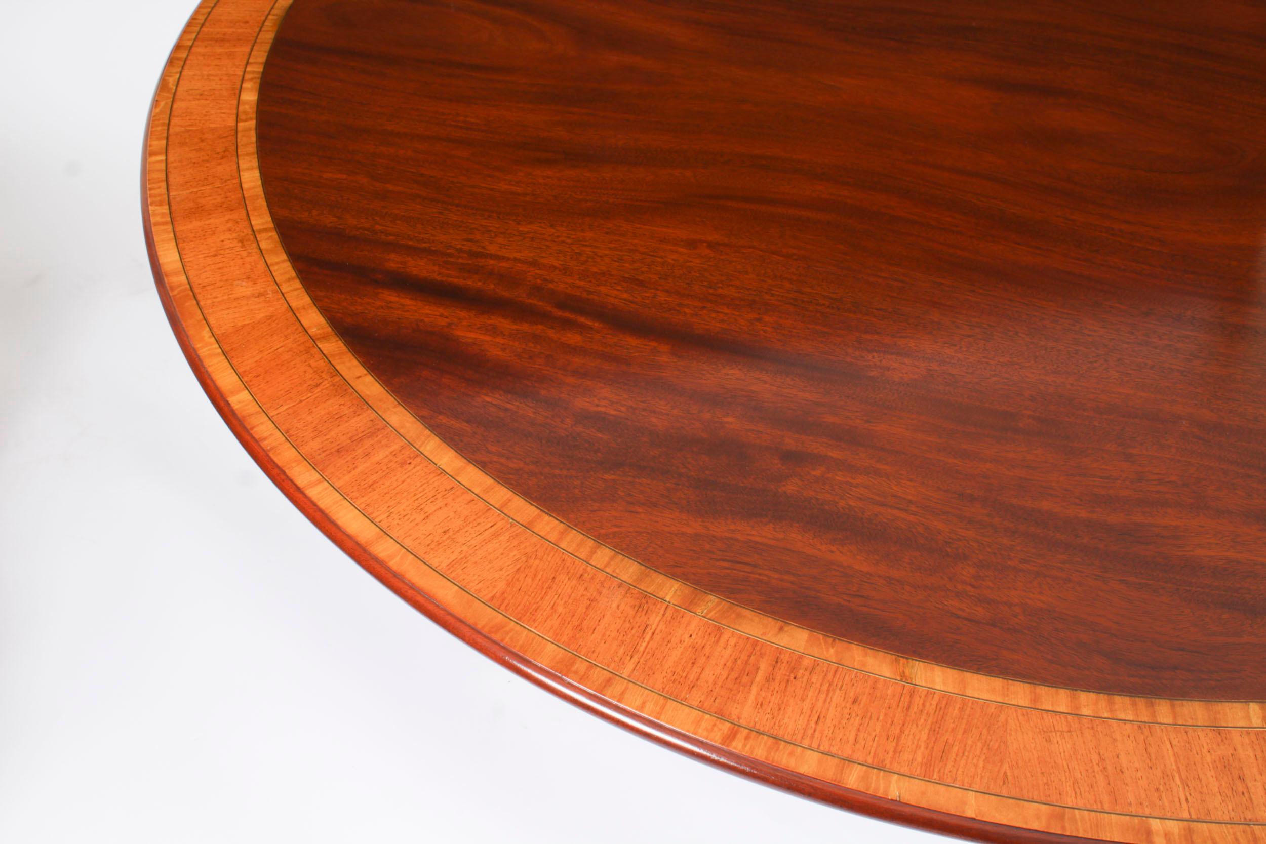 Mahogany Vintage Dining Table & 8 Chairs by William Tillman 20th Century