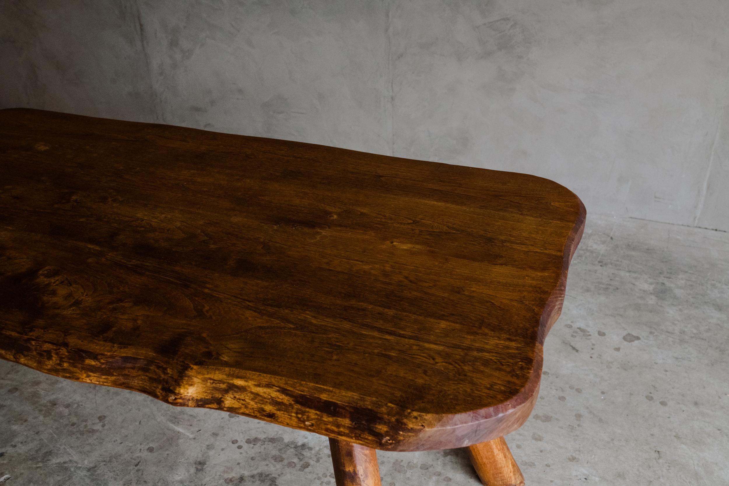 Vintage dining table from France, Circa 1960. Nice model with splayed legs in solid oak. Light wear and use.