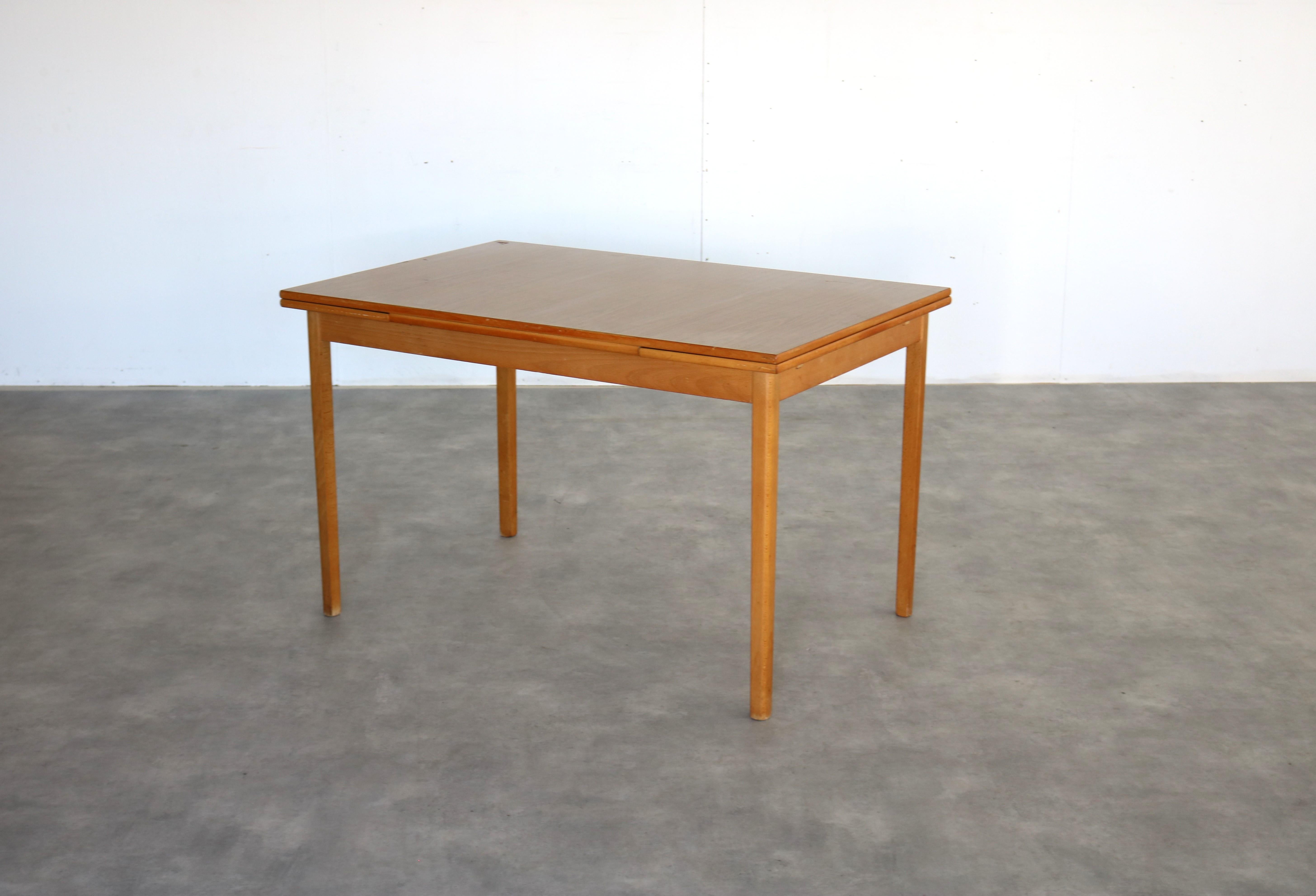 Vintage dining table  table  1960s  extendable  Swedish In Good Condition For Sale In Lemmer, NL