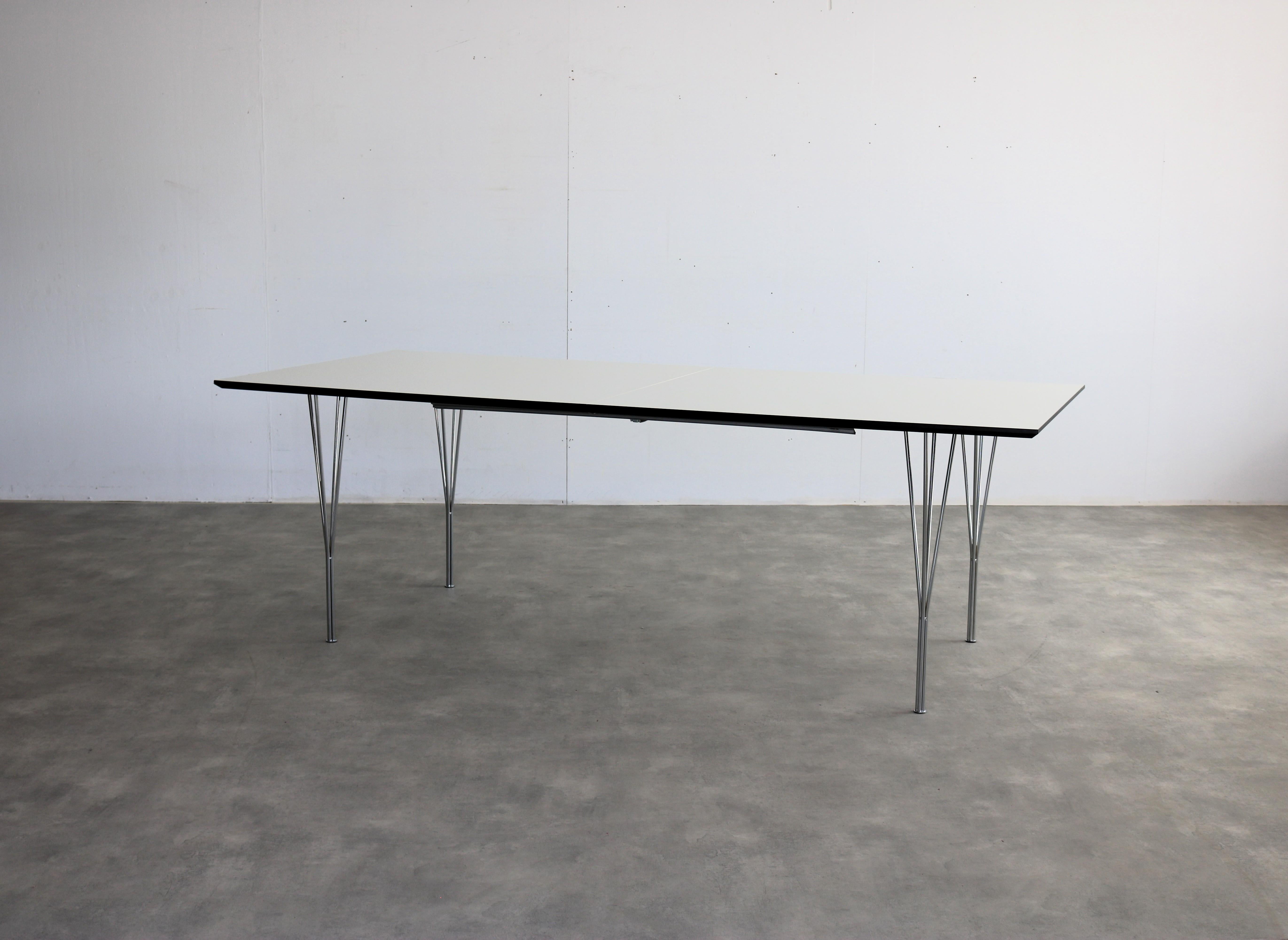 table à manger vintage  tableau  90s  Suède

période  90s
Design/One  inconnu  Suède
condition  bon  signes mineurs d'utilisation
taille  74 x 220 x 100 (hxbxd)

détails  bois ; chrome ; plastique ; 

numéro de l'article  2751