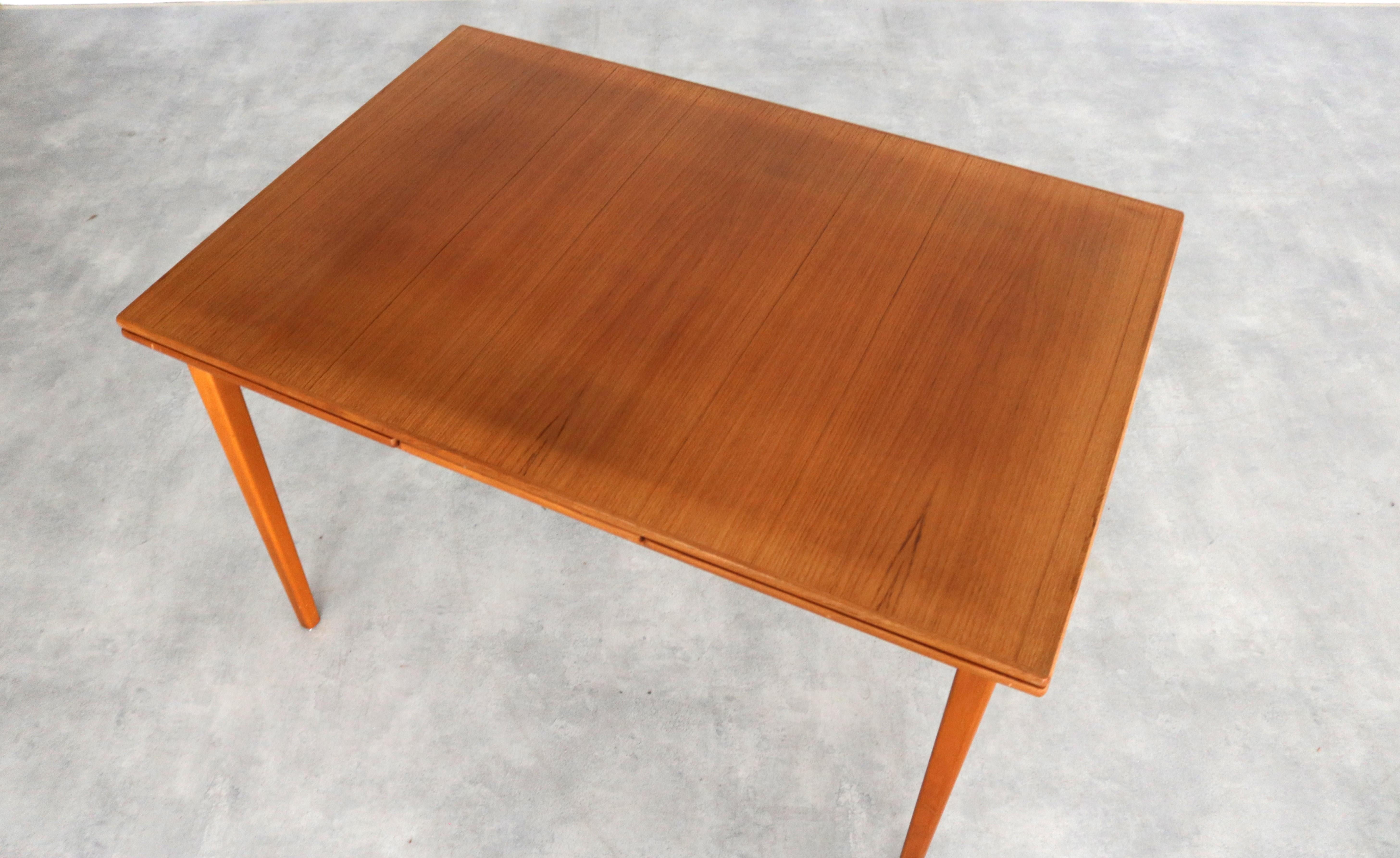 Teck table à manger vintage  tableau  extensible  60s  Suédois en vente