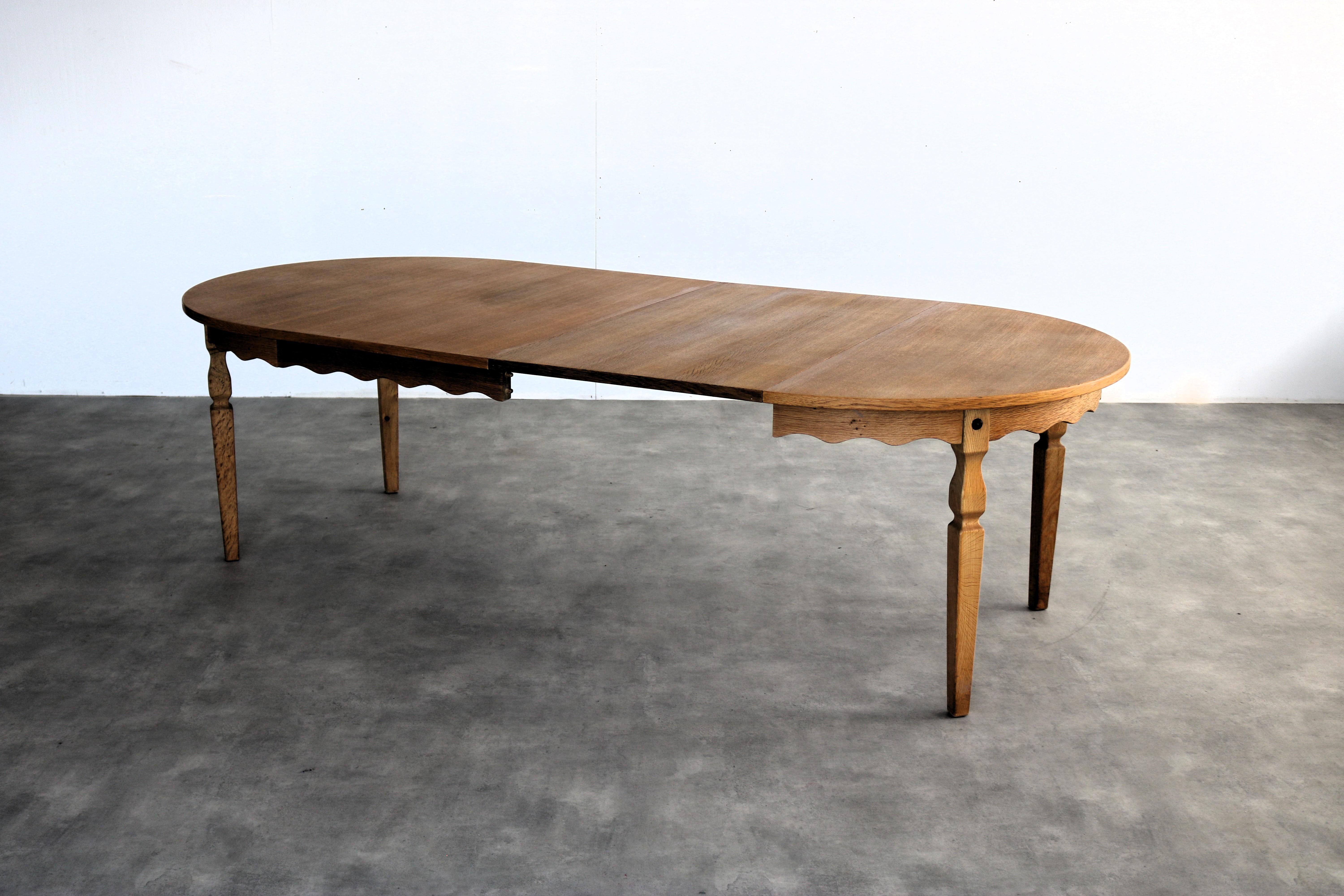 vintage dining table  table  extendable  brutalist  Kjaernulf For Sale 4