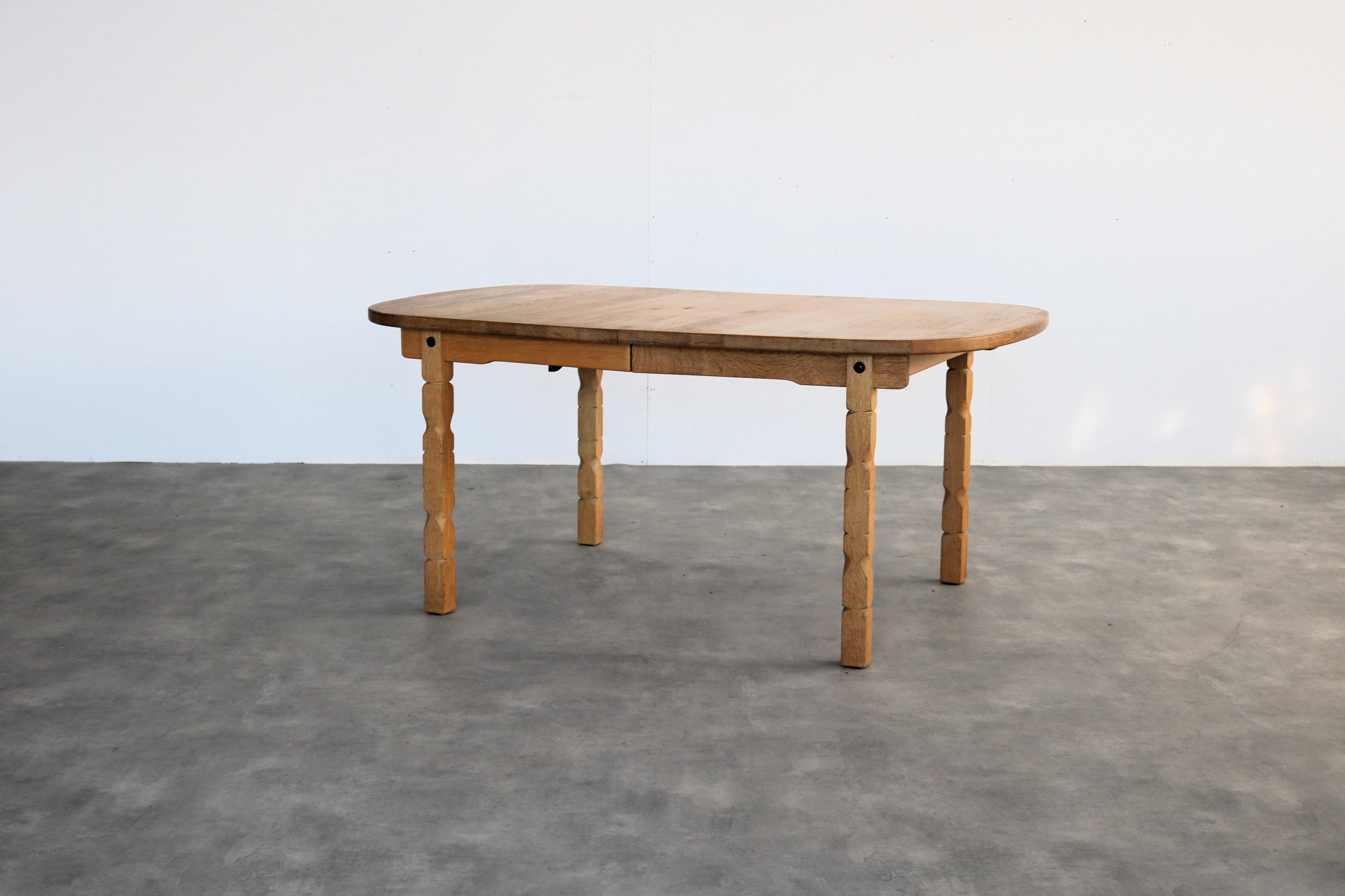 
vintage dining table  table  extendable  brutalist  Kjaernulf

period  60's
design  Henning Kjaernulf  Denmark
condition  good  light signs of use
size  72.5 x 160 x 105 (hxwxd) + 3x extra table top of 50 cm each;

details  oak; extendable;