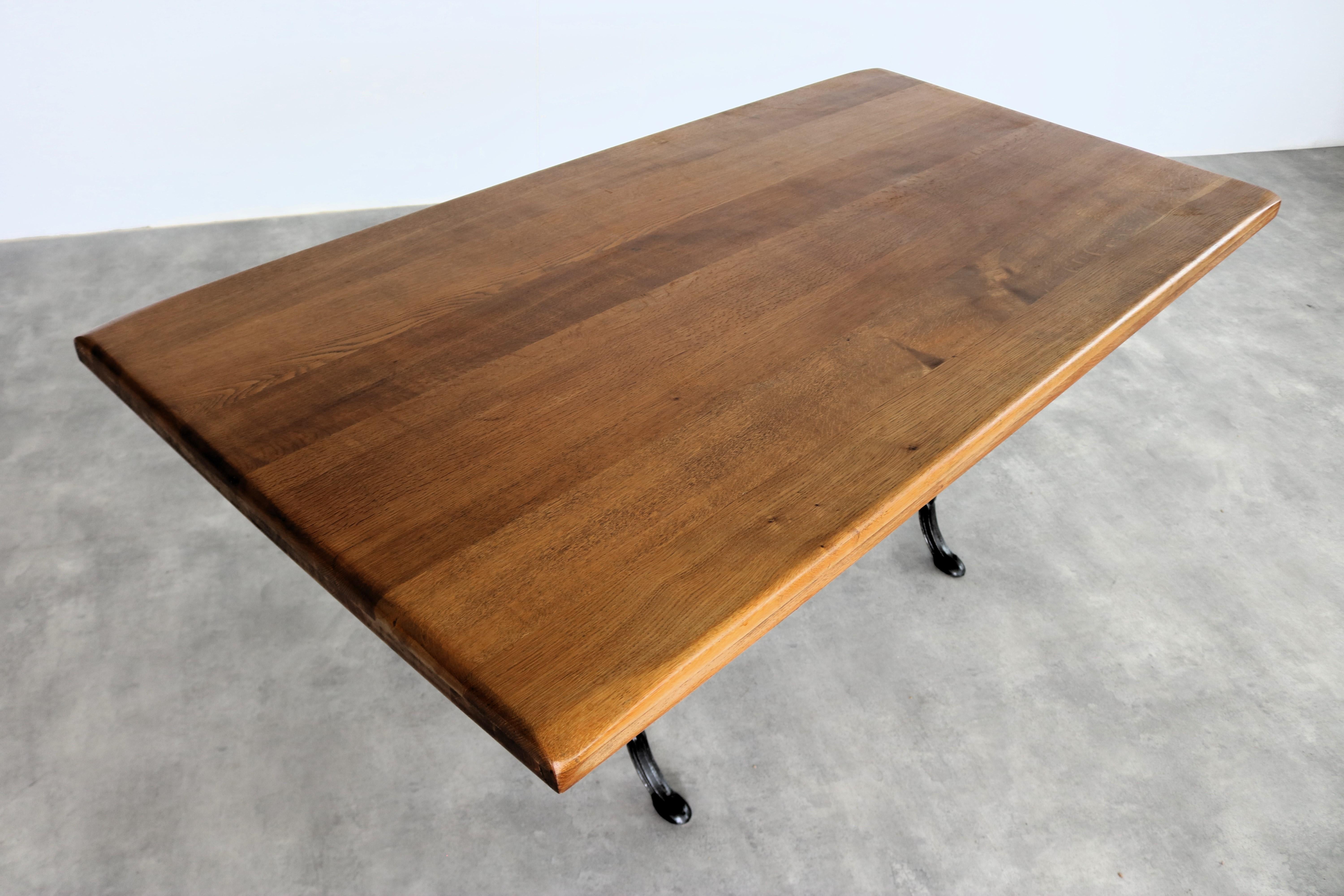 Milieu du XXe siècle table à manger vintage  tableau  chêne  1950s en vente