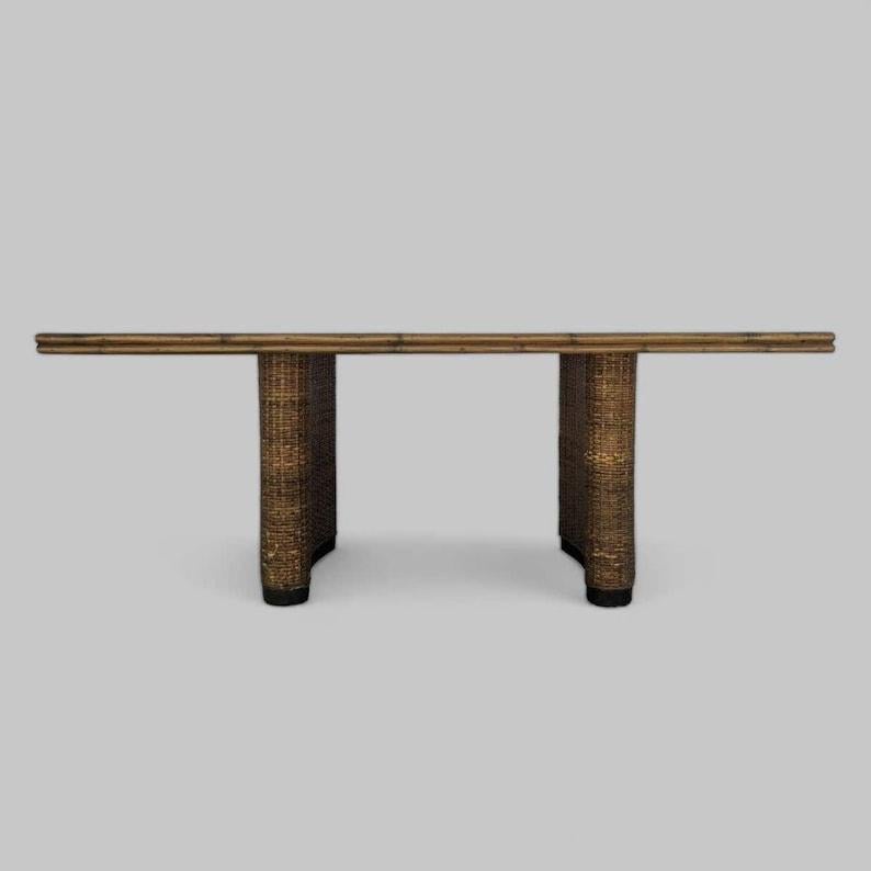 Table de salle à manger vintage, base en rotin et osier, plateau en bois, rectangulaire, MCM en vente 3