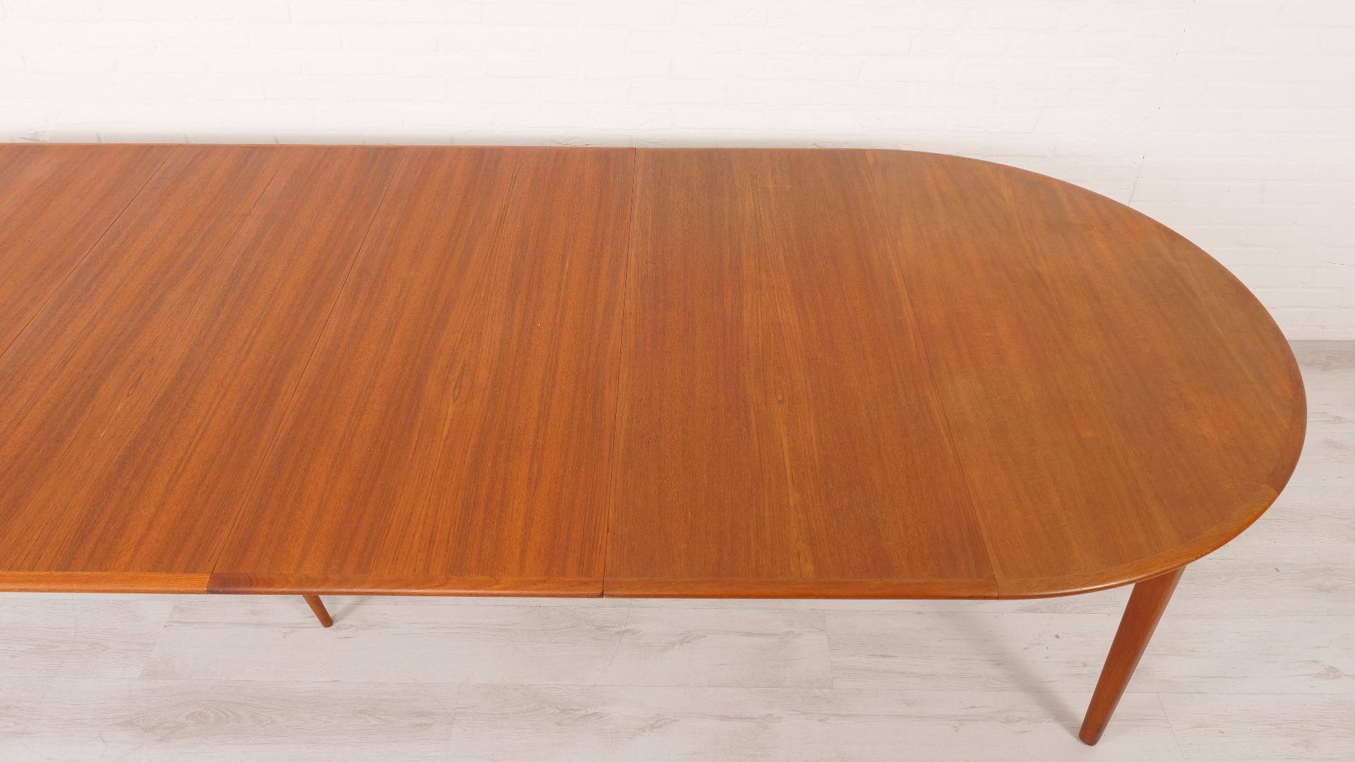 Vintage dining table XXXL  Teak  extendable  325 cm 6