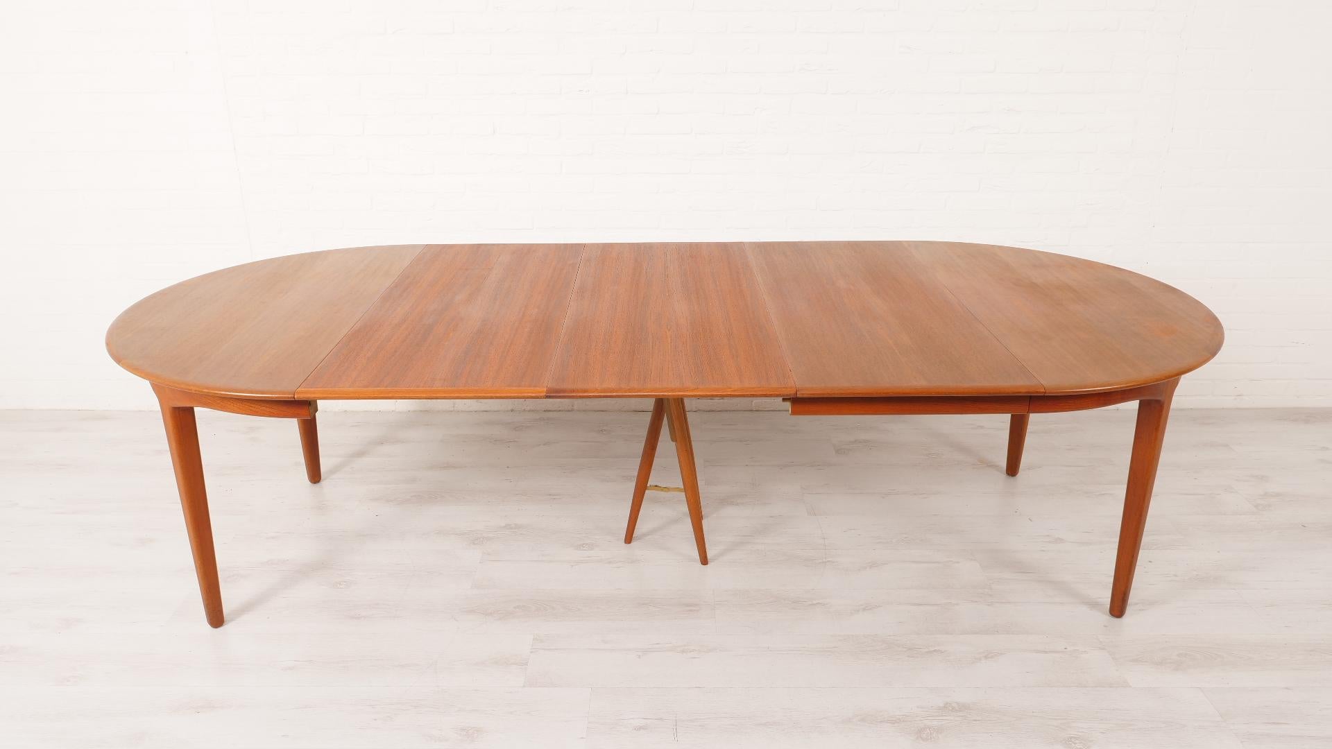 Vintage dining table XXXL  Teak  extendable  325 cm 7