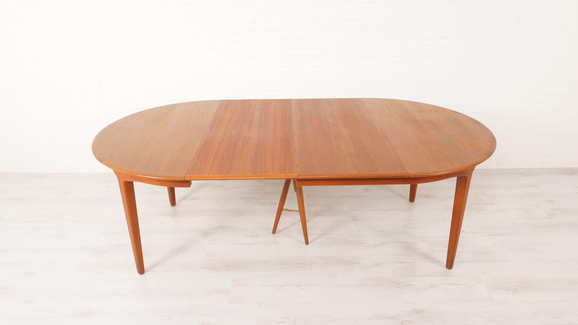 Vintage dining table XXXL  Teak  extendable  325 cm 10