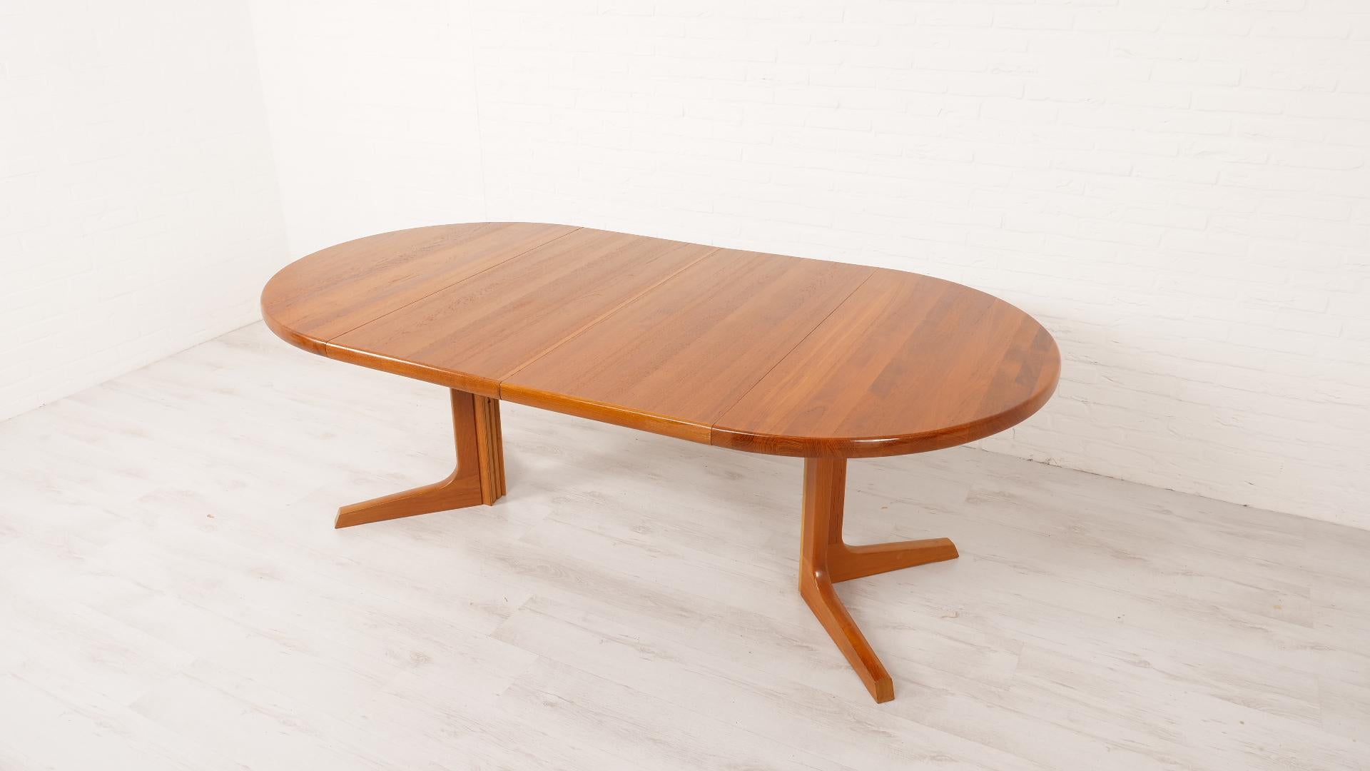 Vintage diningtable  Niels Otto Møller  Teak  212 cm For Sale 5