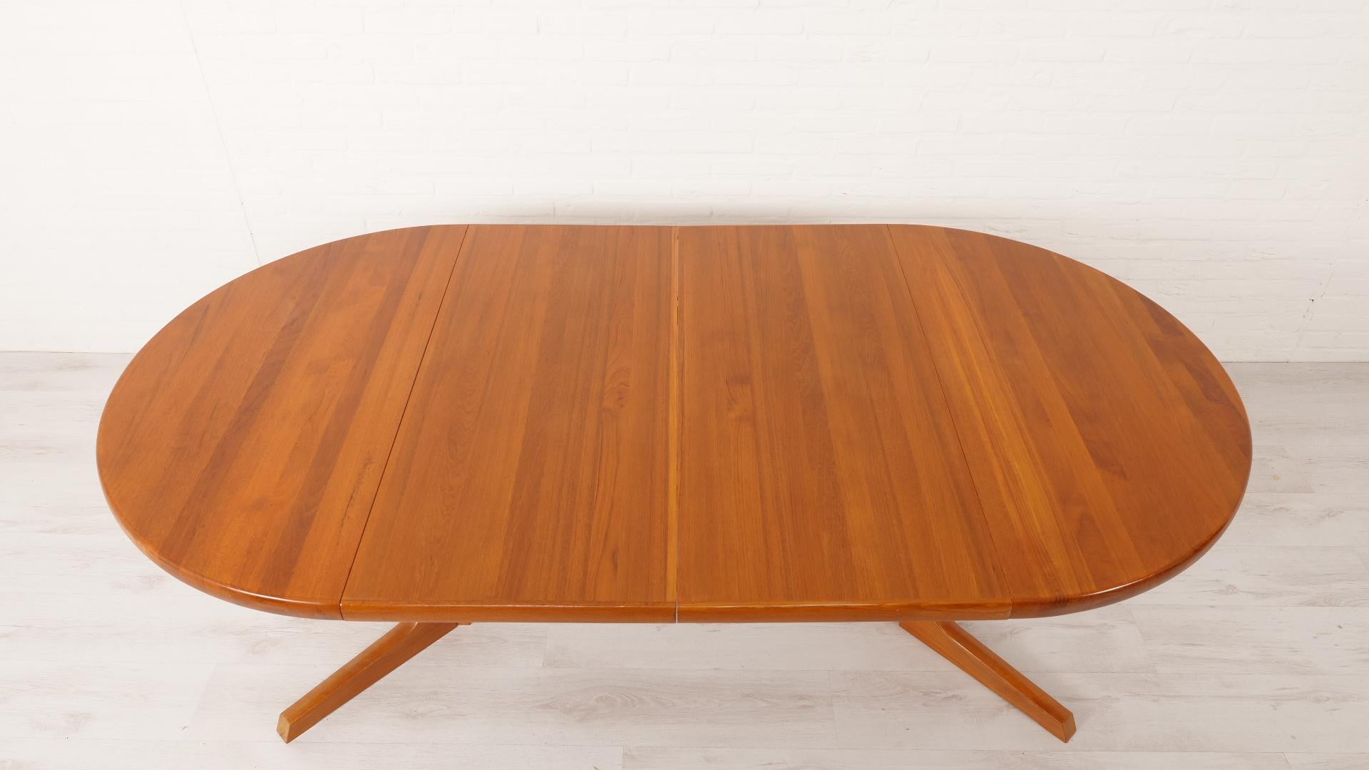 Vintage diningtable  Niels Otto Møller  Teak  212 cm For Sale 6