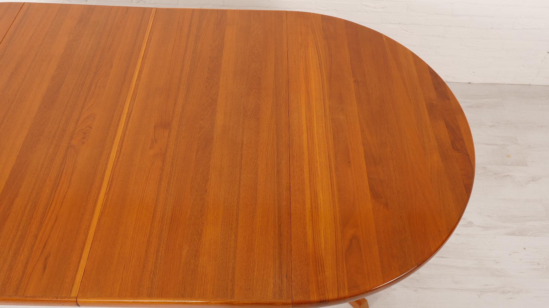 Vintage diningtable  Niels Otto Møller  Teak  212 cm For Sale 8