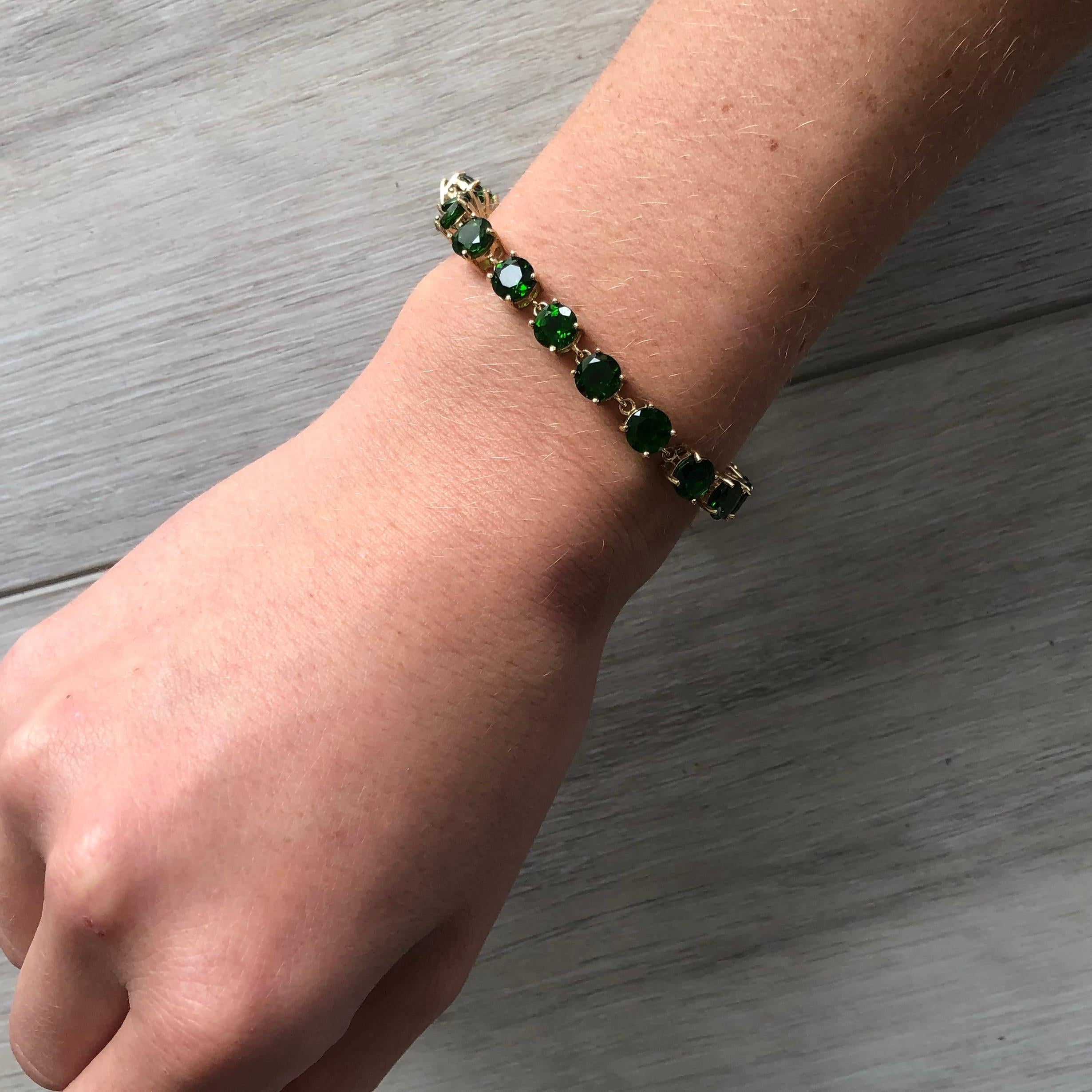 Modern Vintage Diopside and 9 Carat Gold Bracelet For Sale