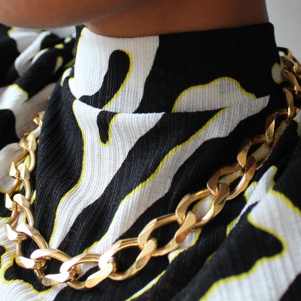 Dior Vintage 1980s Necklace

Super cool chunky curb chain from the 80s Dior archive. Made in Germany in the mid 1980s, this amazing necklace is crafted from gold plated shiny large links.

The Christian Dior aesthetic for timelessly elegant chic