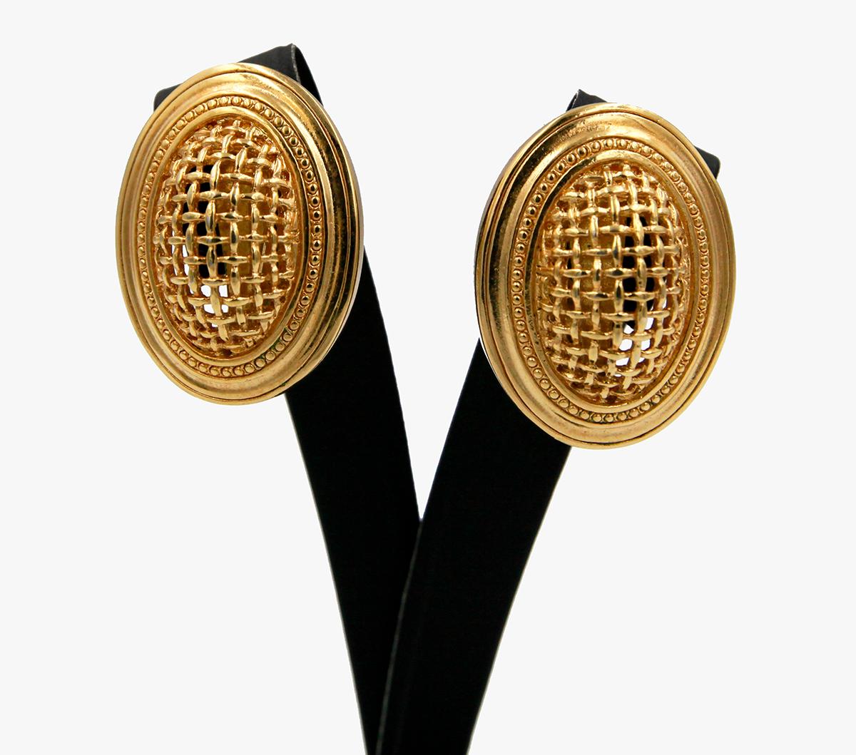 Ovale gewebte Vintage Dior-Ohrclips-Ohrringe im Angebot 2