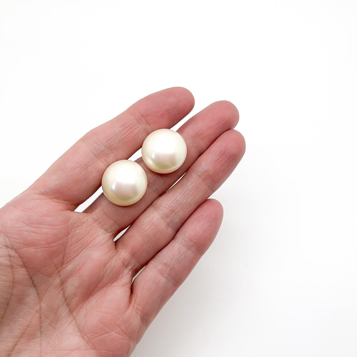 Vintage Dior Pearl Stud Earrings 1980s In Good Condition For Sale In Wilmslow, GB