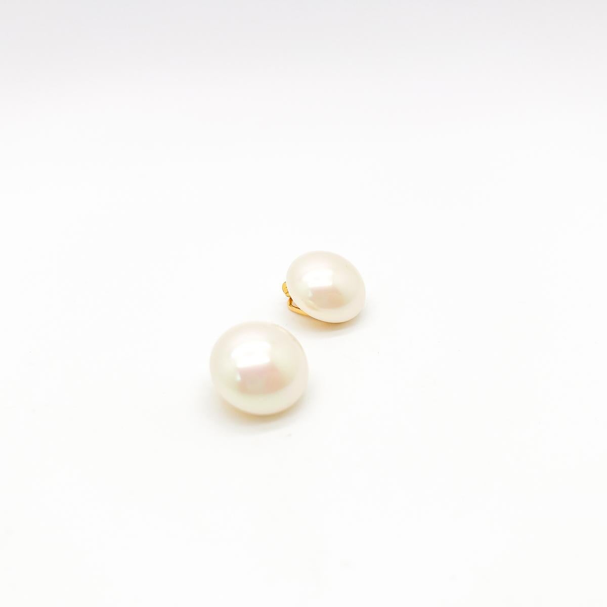 Women's or Men's Vintage Dior Pearl Stud Earrings 1980s