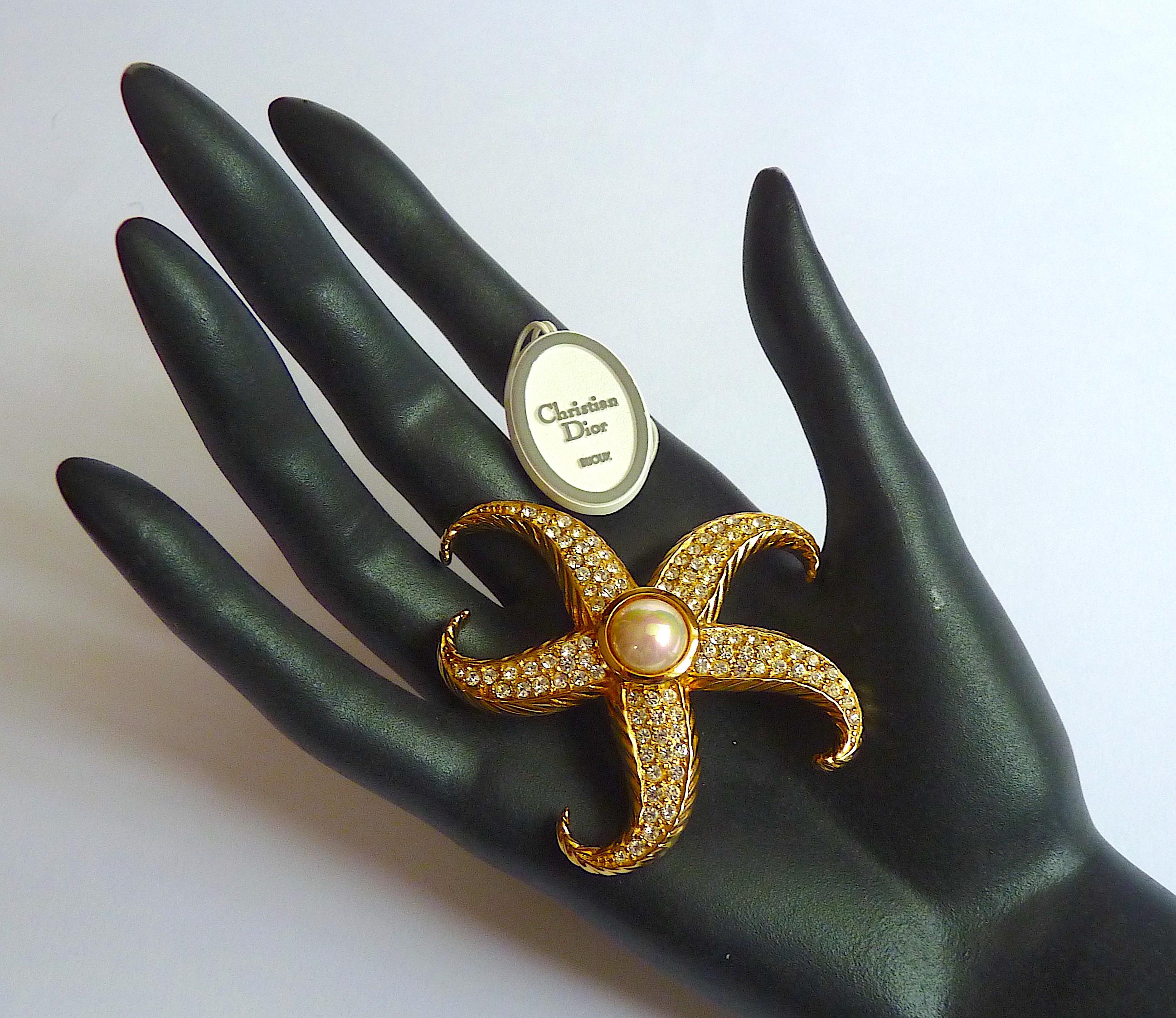 Vintage DIOR White Faux Pearl Clear Rhinestones Gold Tone Metal Starfish Brooch For Sale 2