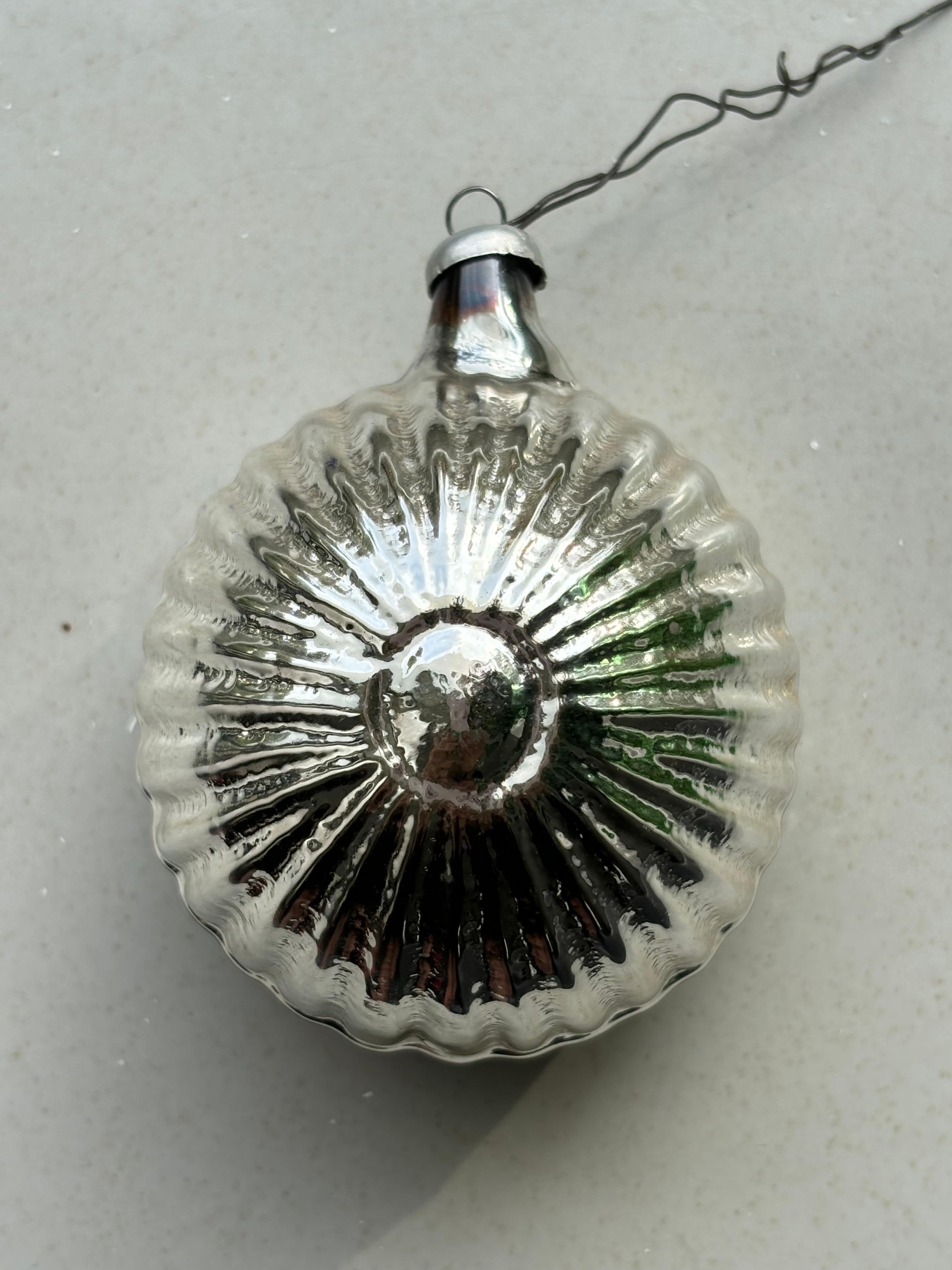 Vintage Diorama Christmas Ornament, Italy. For Sale 1