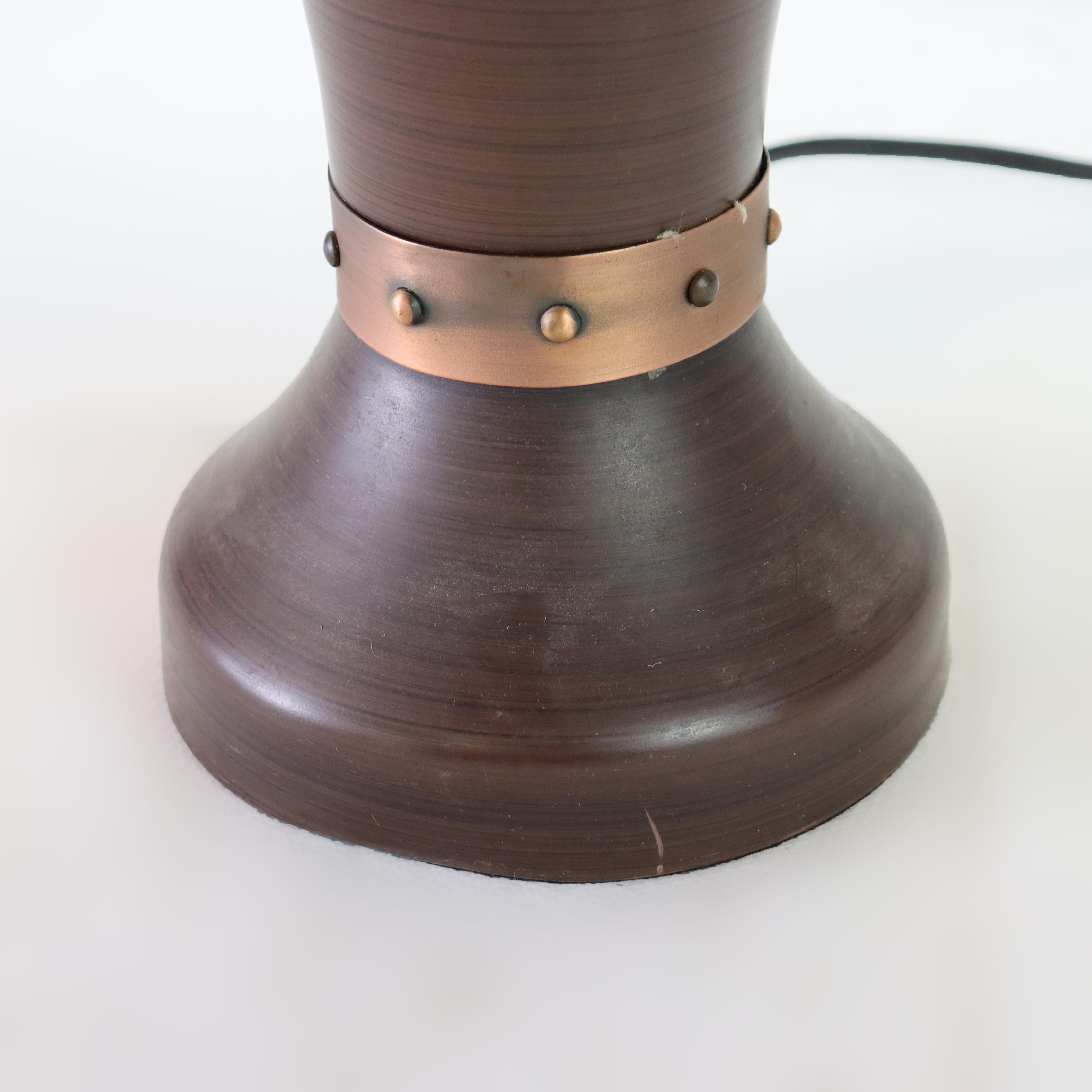 Vintage Dirk Van Erp Estilo Arts & Crafts Lámpara de mesa de cobre y mica Siglo XX en venta 5