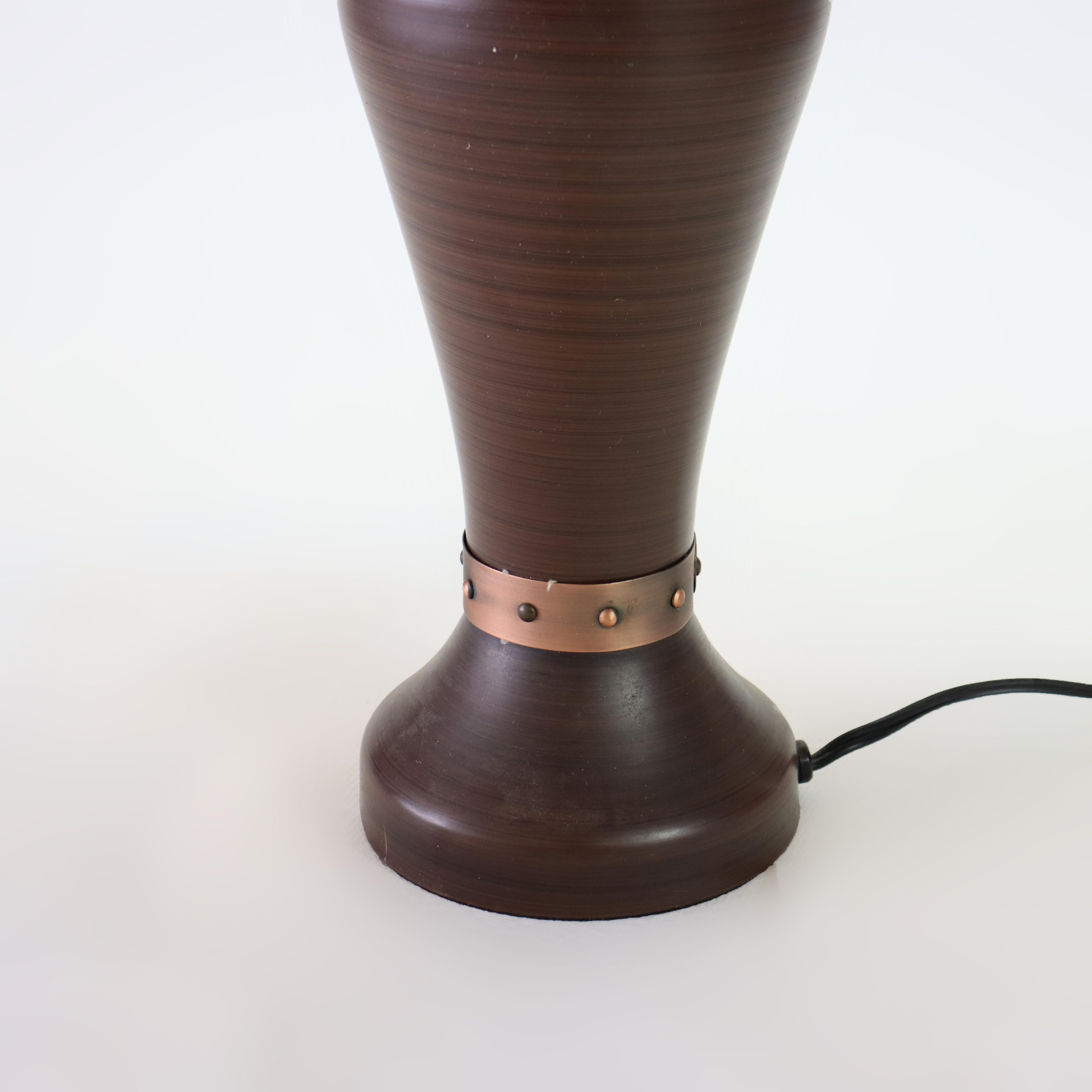 Vintage Dirk Van Erp Estilo Arts & Crafts Lámpara de mesa de cobre y mica Siglo XX siglo XX en venta