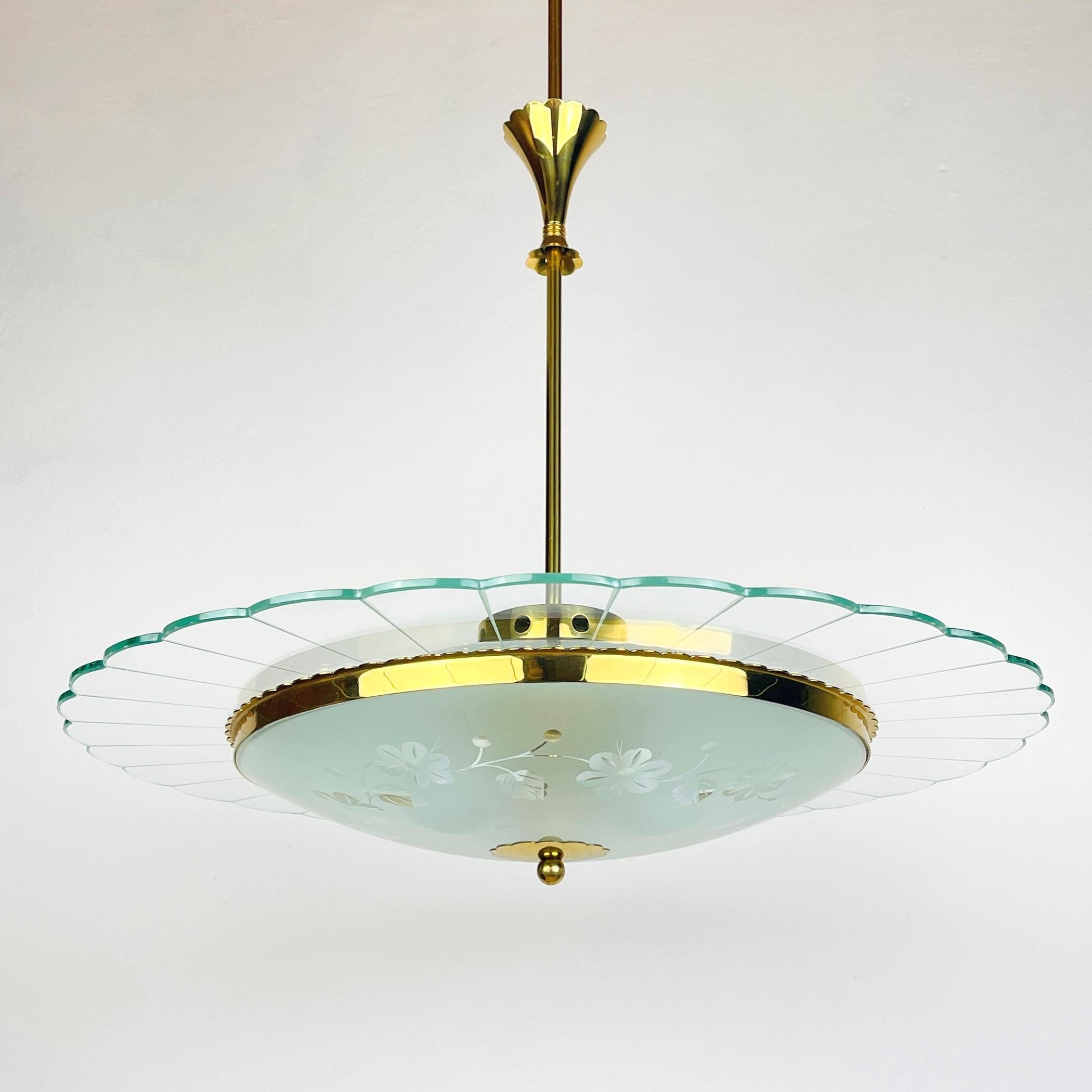 Vintage disk chandelier  by Pietro Chiesa for Fontana Arte, Italy 1940s  For Sale 4