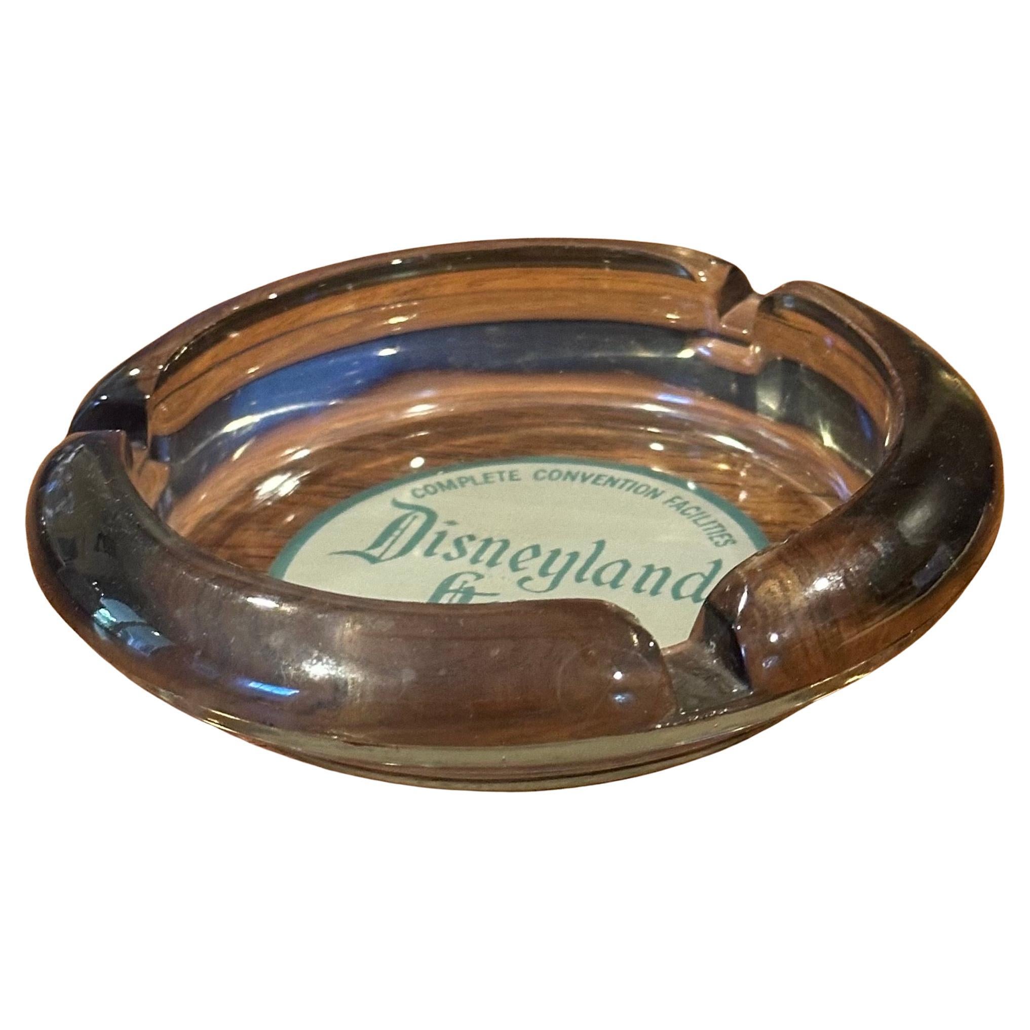 Cenicero de cristal vintage del Hotel Disneyland Moderno de mediados de siglo en venta