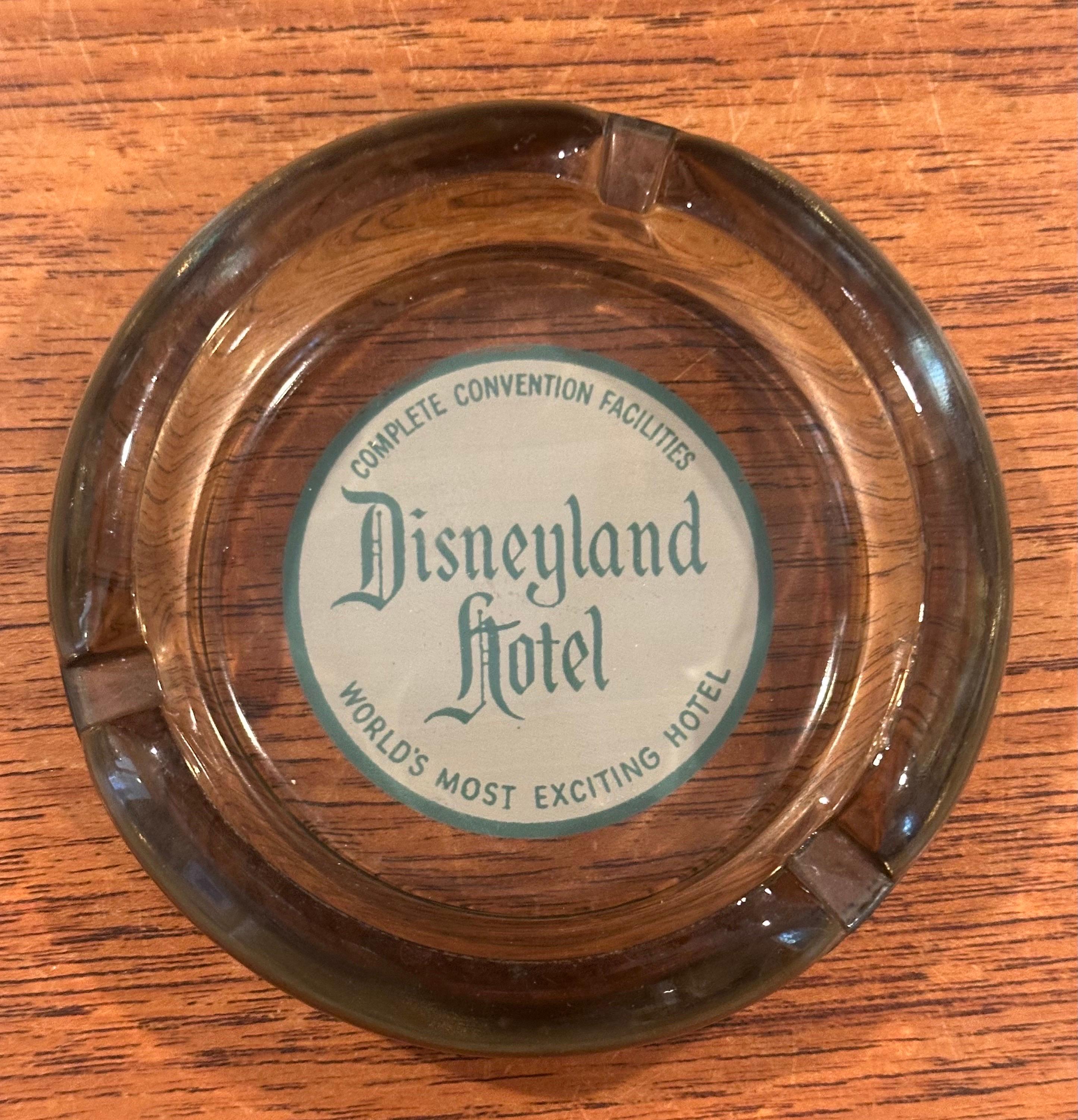 Cenicero de cristal vintage del Hotel Disneyland Estadounidense en venta