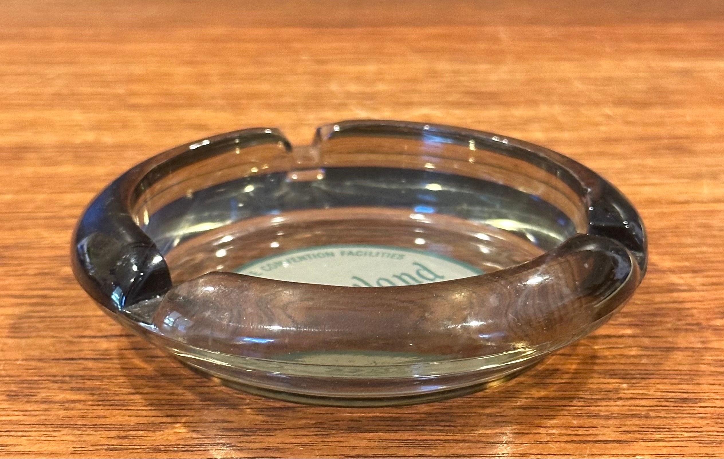 Cenicero de cristal vintage del Hotel Disneyland Vaciado en venta