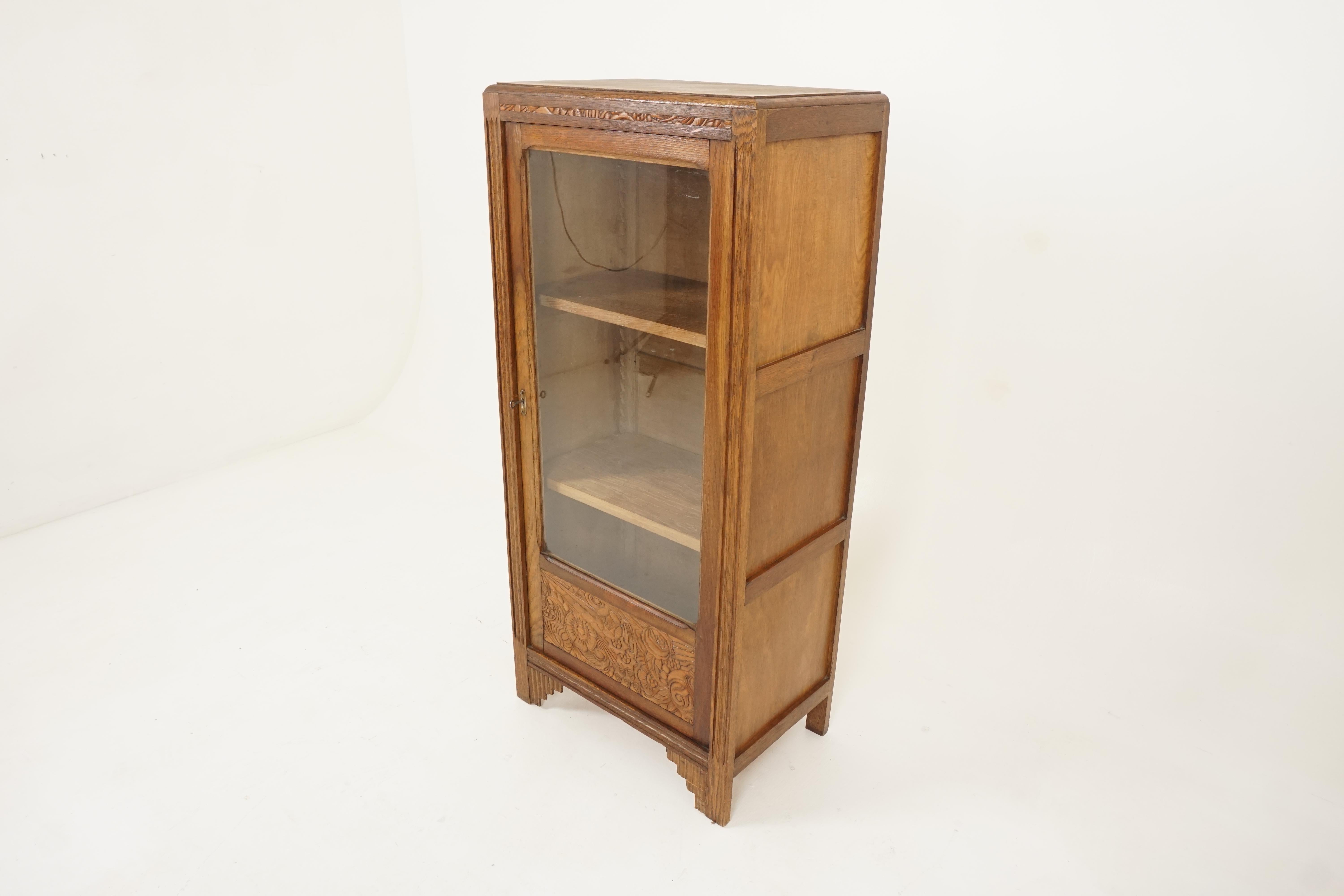 Vintage display cabinet, Art Deco oak glass front bookcase, Scotland 1930, B2738

Scotland 1930
Solid oak and veneers
Original finish
Rectangular top with round ends
Single glass door below
Opens to reveal a pair of solid oak shelves
Below