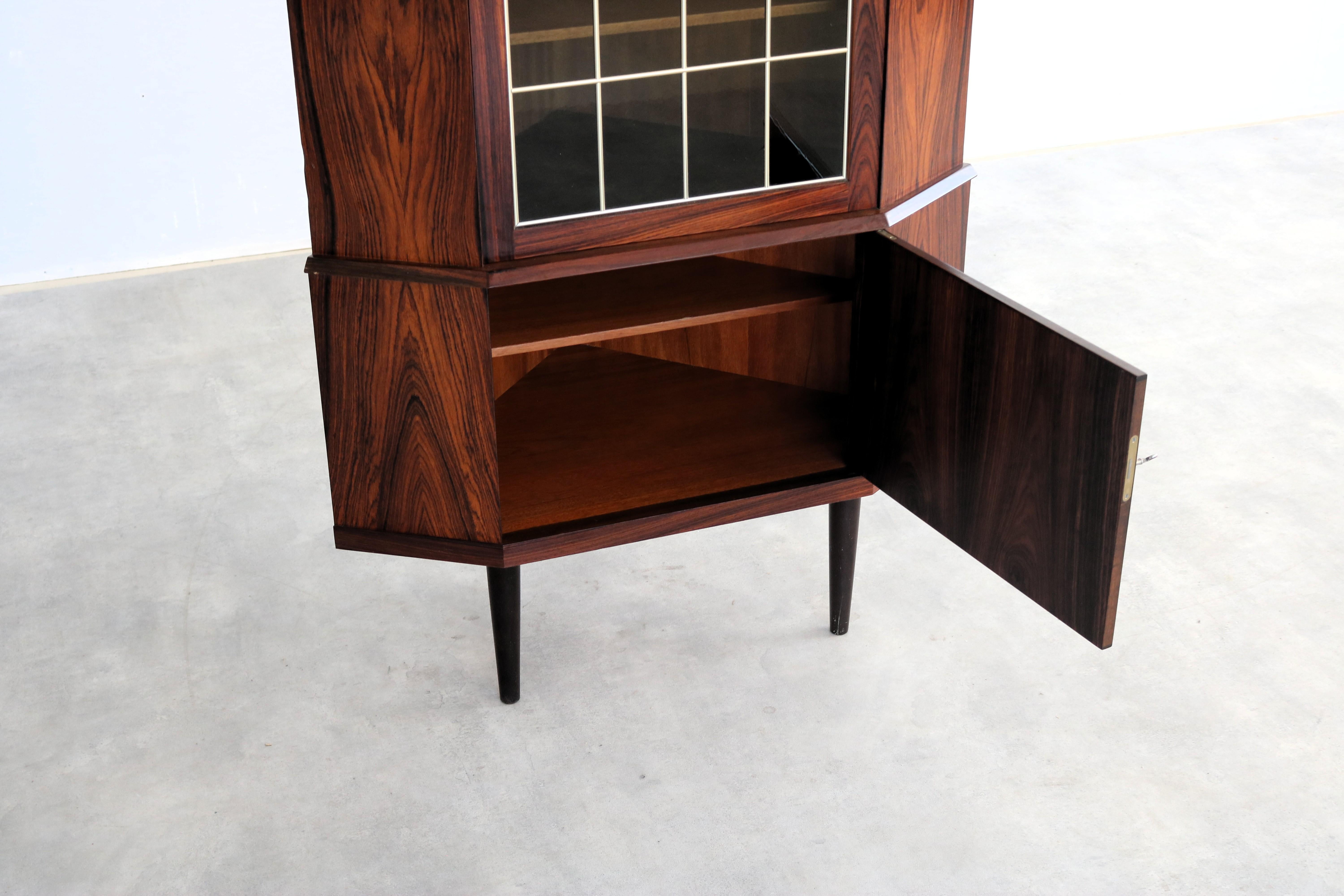 Vintage-Vitrine  Eckschrank  1960s  Dänisch im Angebot 3