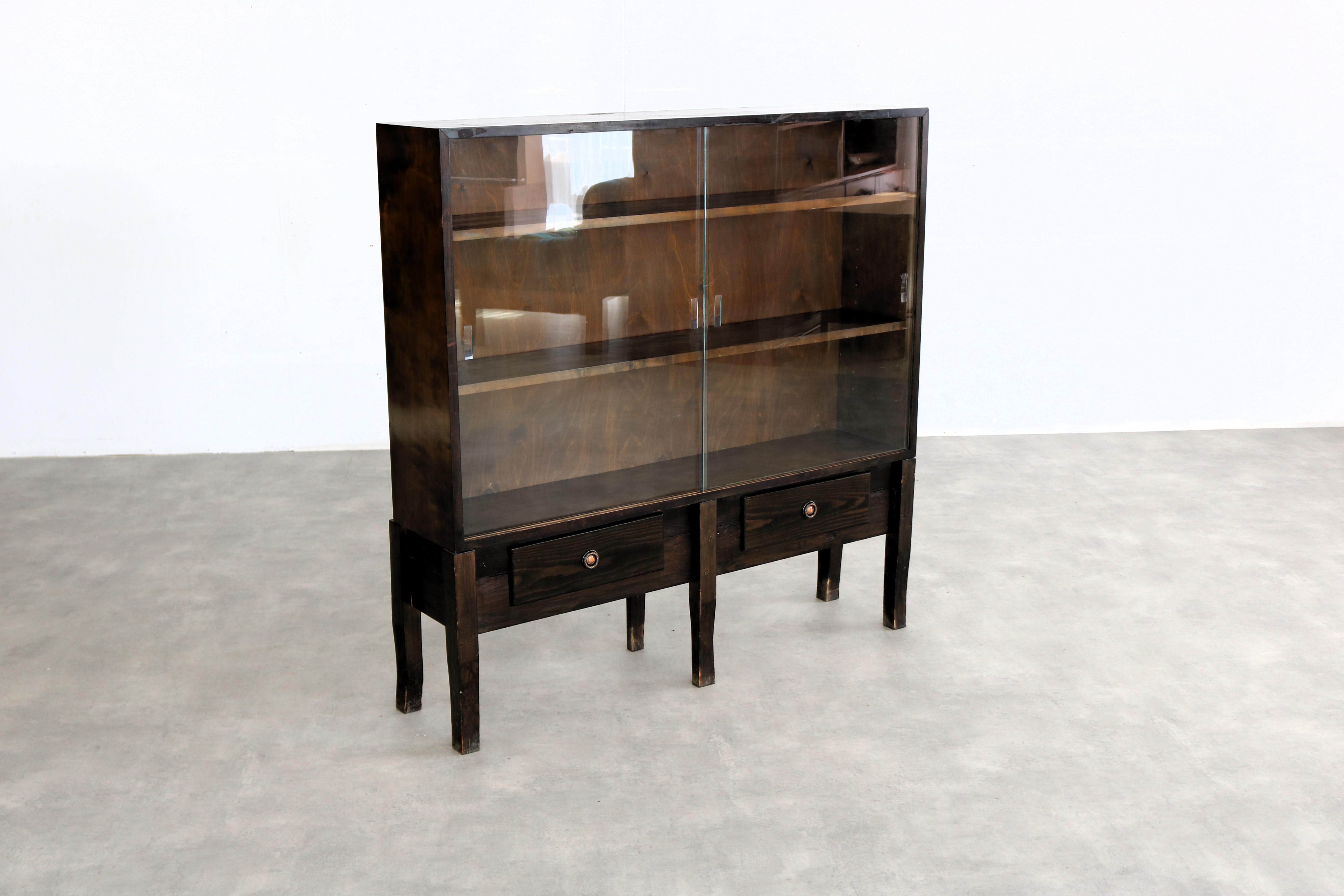 vintage display cabinet  sideboard  1950s  Swedish In Good Condition For Sale In Lemmer, NL
