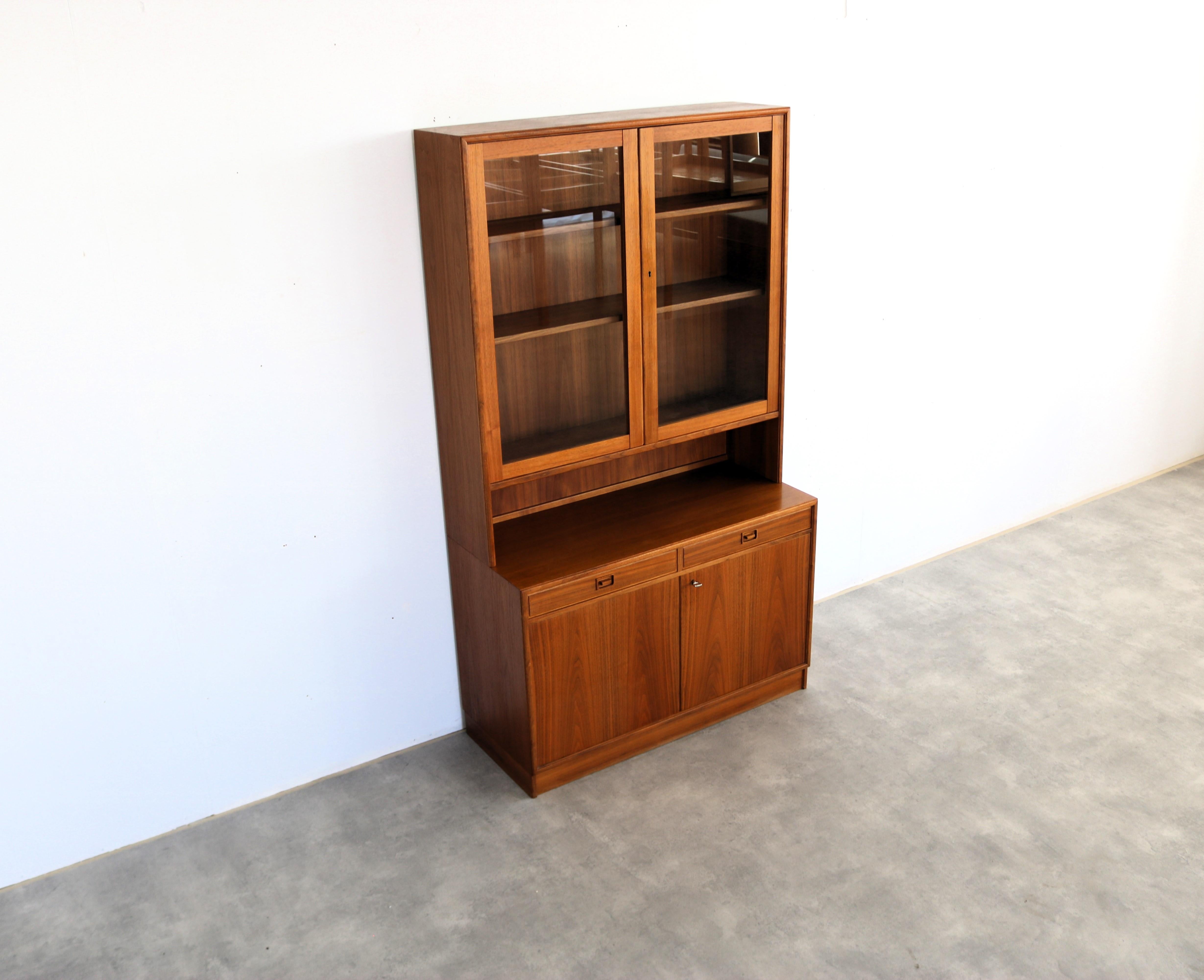 Vintage-Vitrine  Hängeschrank  Oberschrank  60's 3