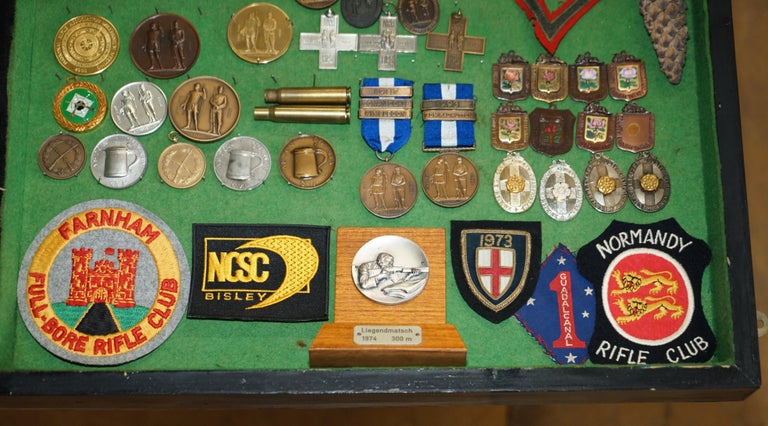 VINTAGE DISPLAY CASE FULL OF SHOOTiNG SNIPER MEDALS AND AWARDS MUST SEE ...