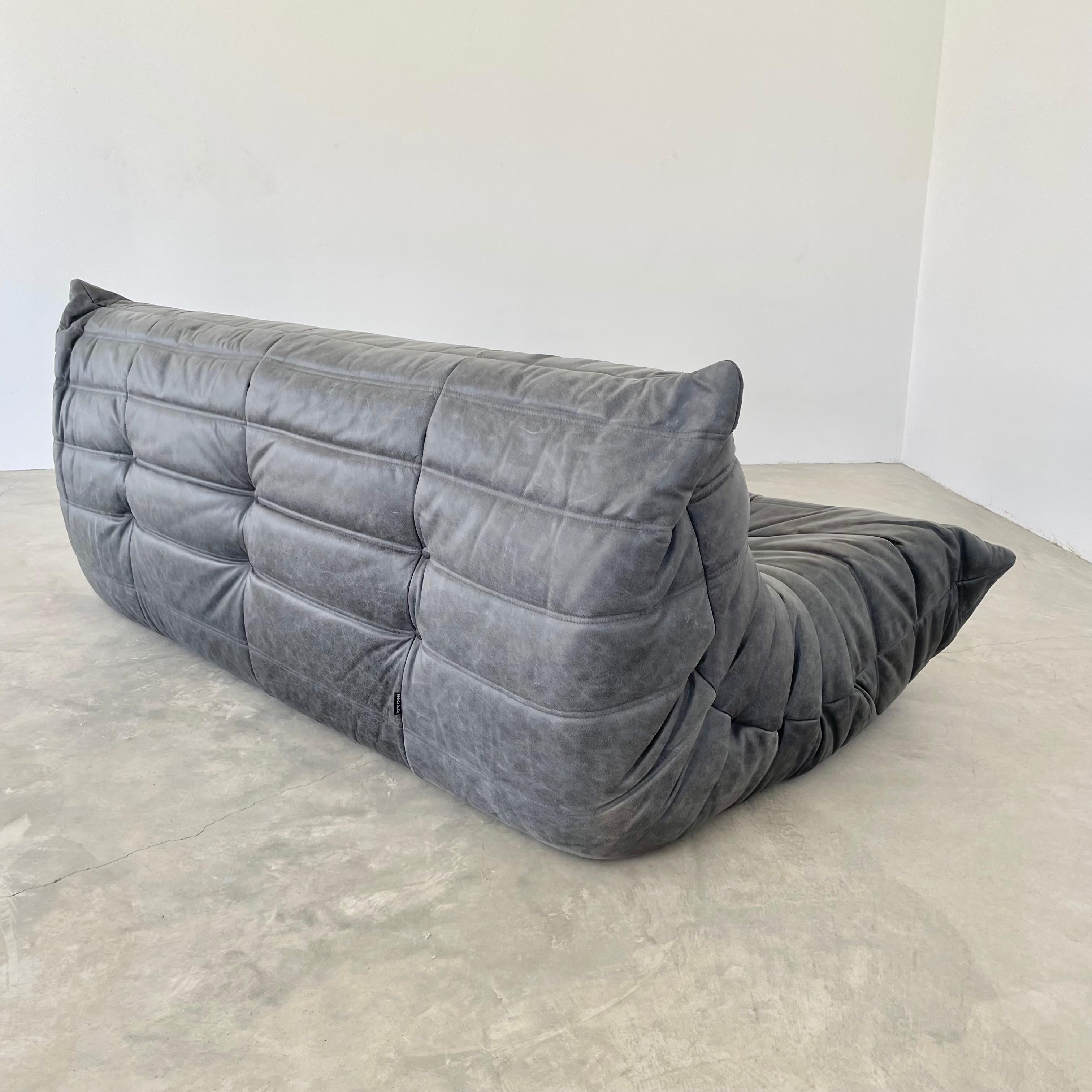 Vintage Distressed Black Leather Togo Set by Ligne Roset In Good Condition In Los Angeles, CA