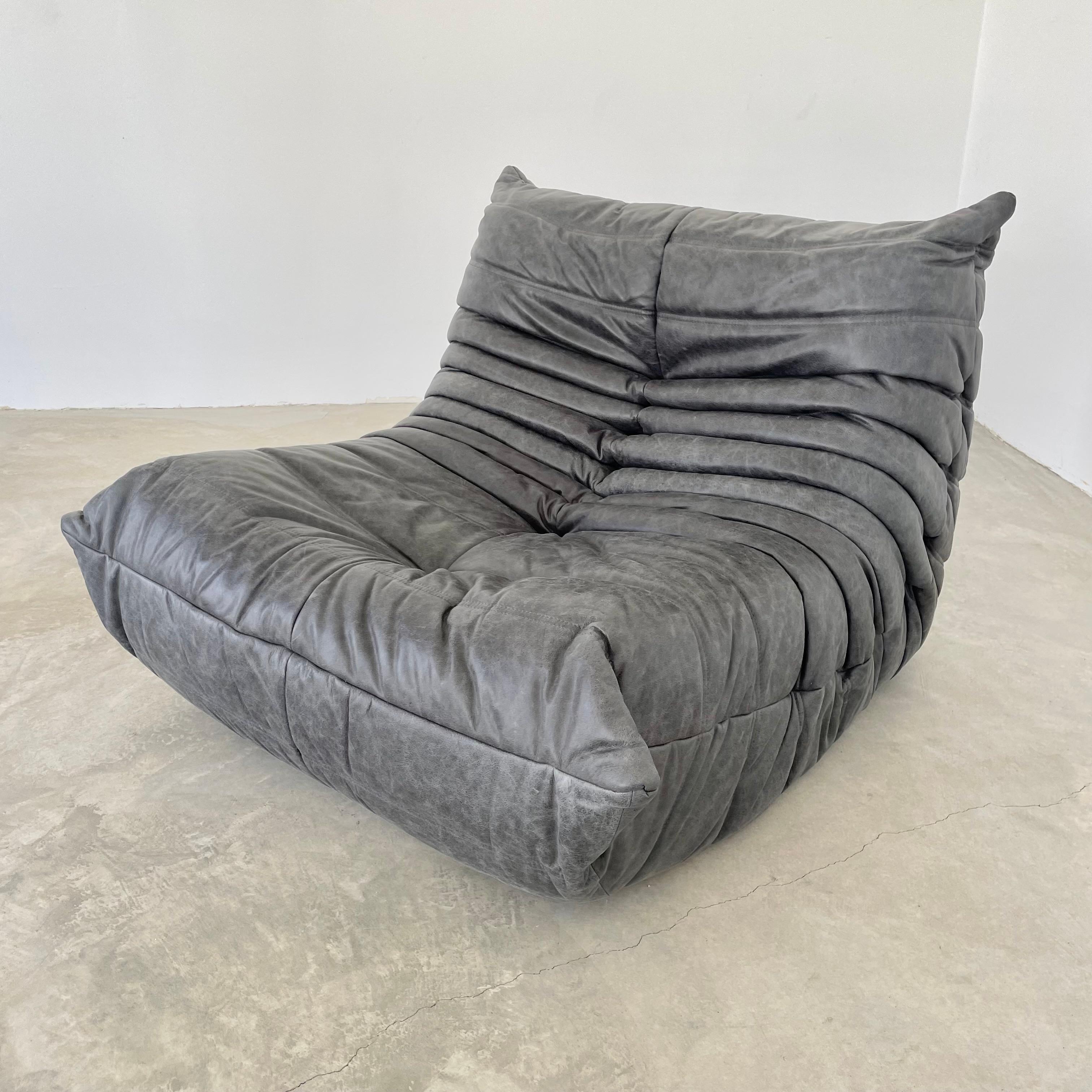 Vintage Distressed Black Leather Togo Set by Ligne Roset 2