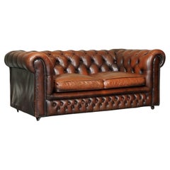 Chesterfield Gentleman Club Sofa aus braunem Leder im Used-Look