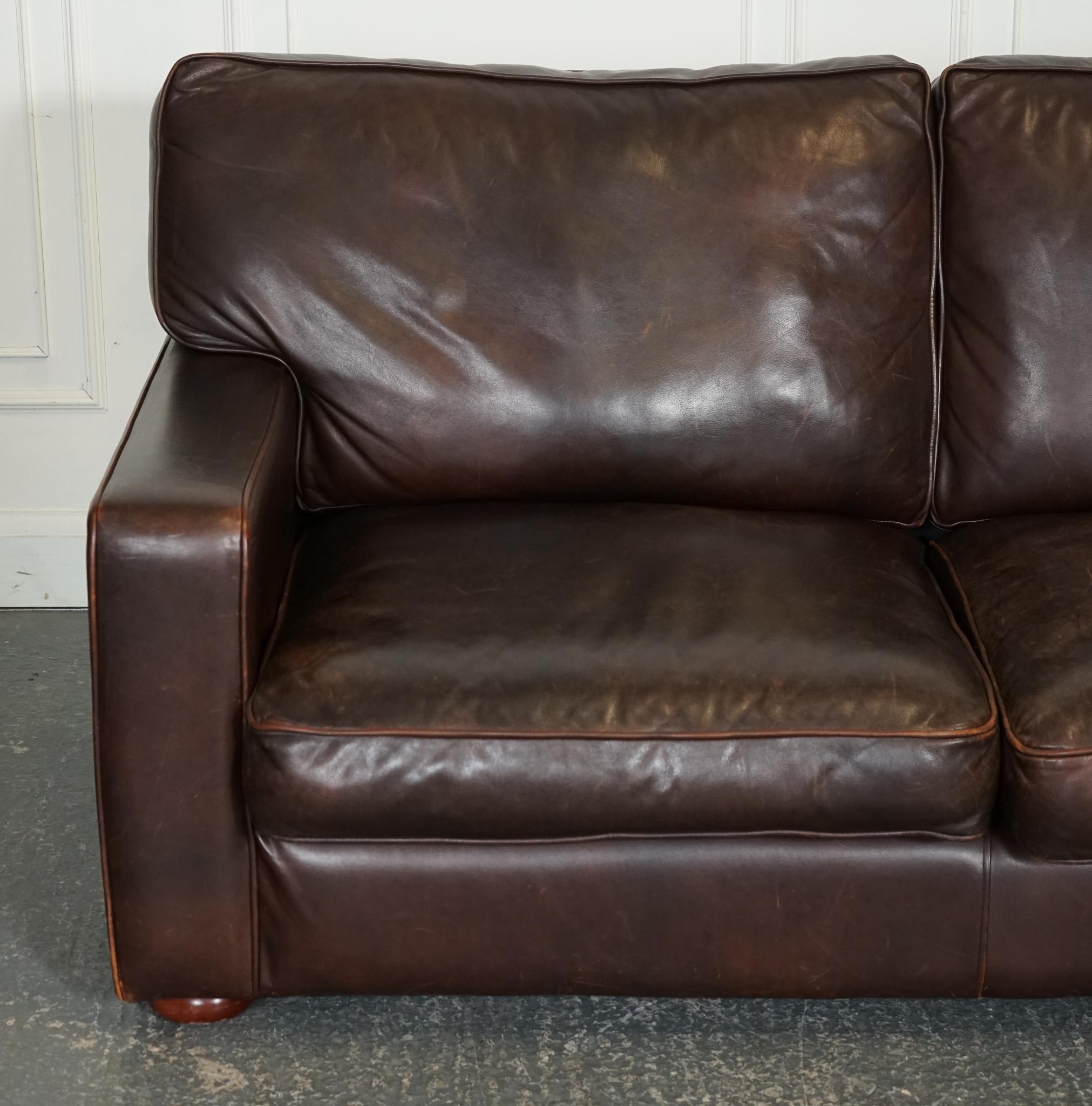 SOFÁ DE DOS A TRES PLAZAS EN CUERO MARRÓN DISTRESSED ViNTAGE Británico en venta