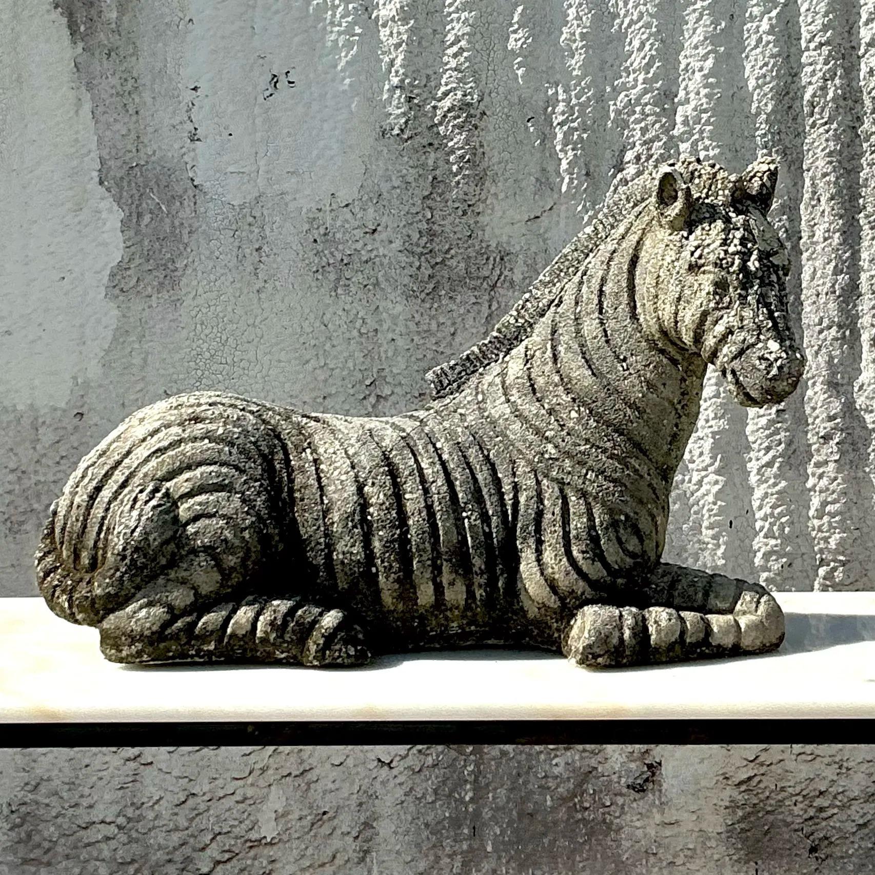 Zebra vintage en béton moulé vieilli en vente 2