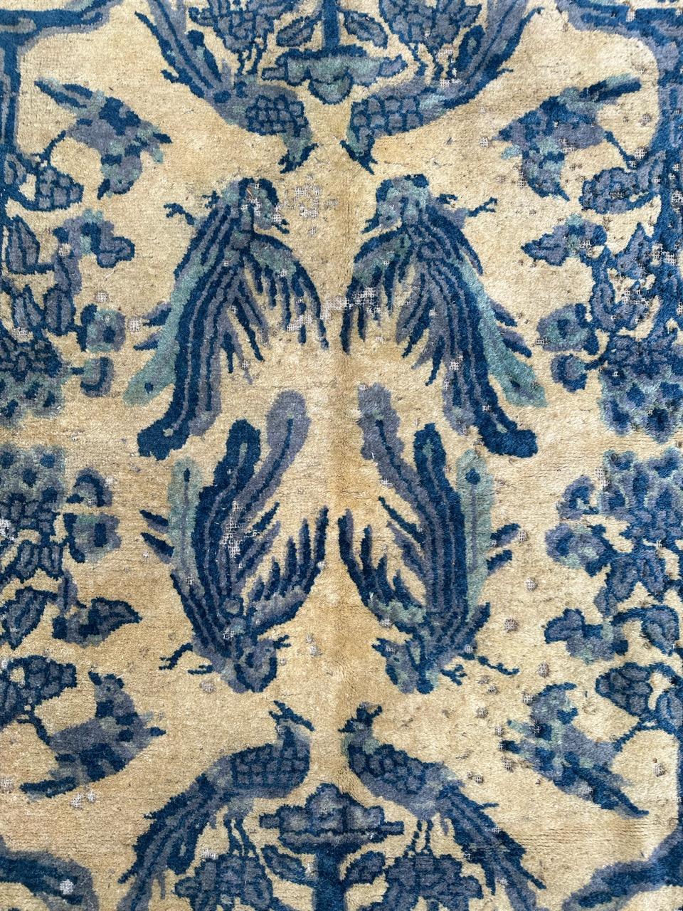 Vintage distressed Chinese art deco rug In Distressed Condition In Saint Ouen, FR