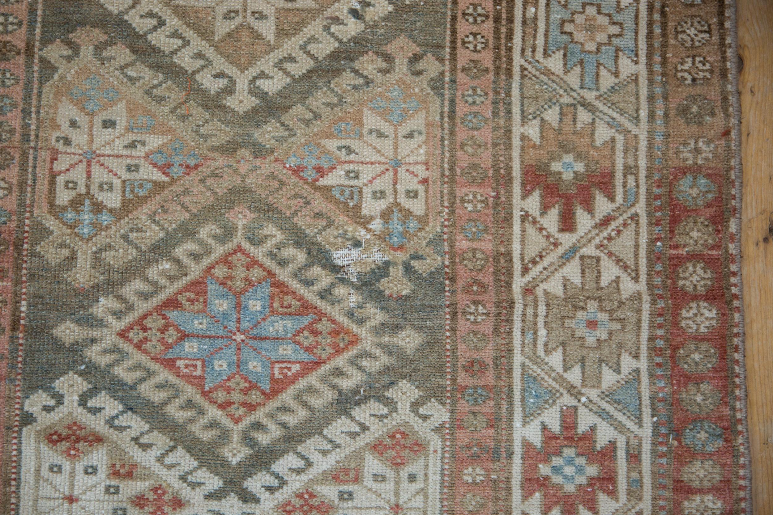 Vintage Distressed Hamadan Teppich Läufer (Sonstiges) im Angebot
