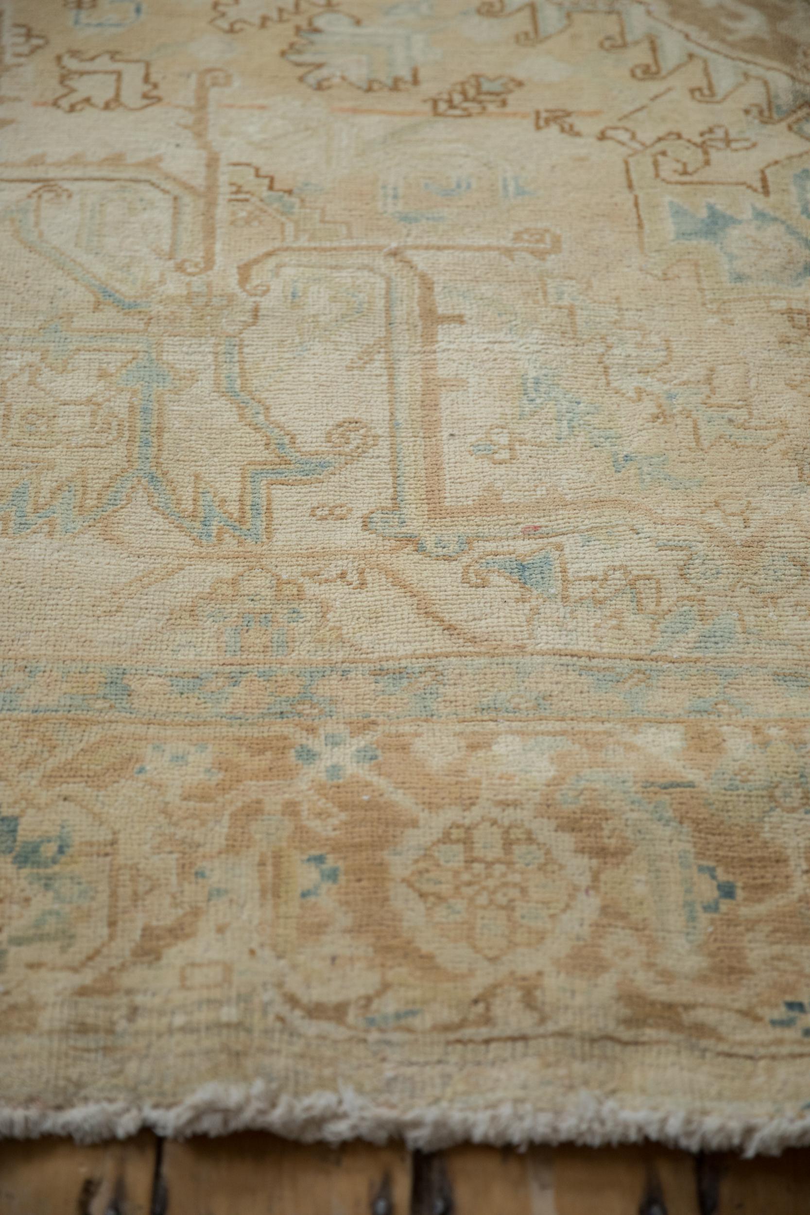 Vintage Distressed Heriz-Teppich im Angebot 3