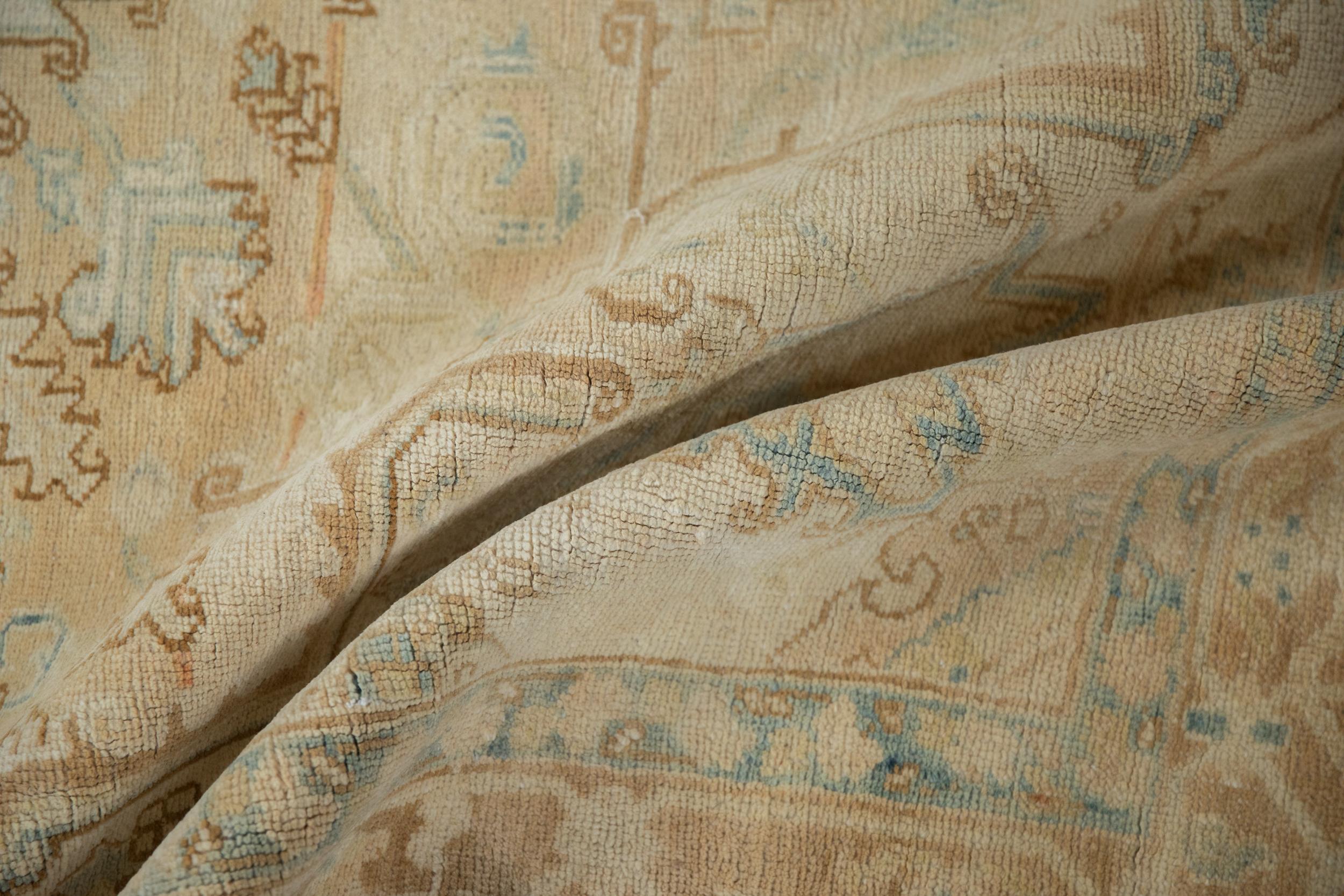 Vintage Distressed Heriz-Teppich im Angebot 4