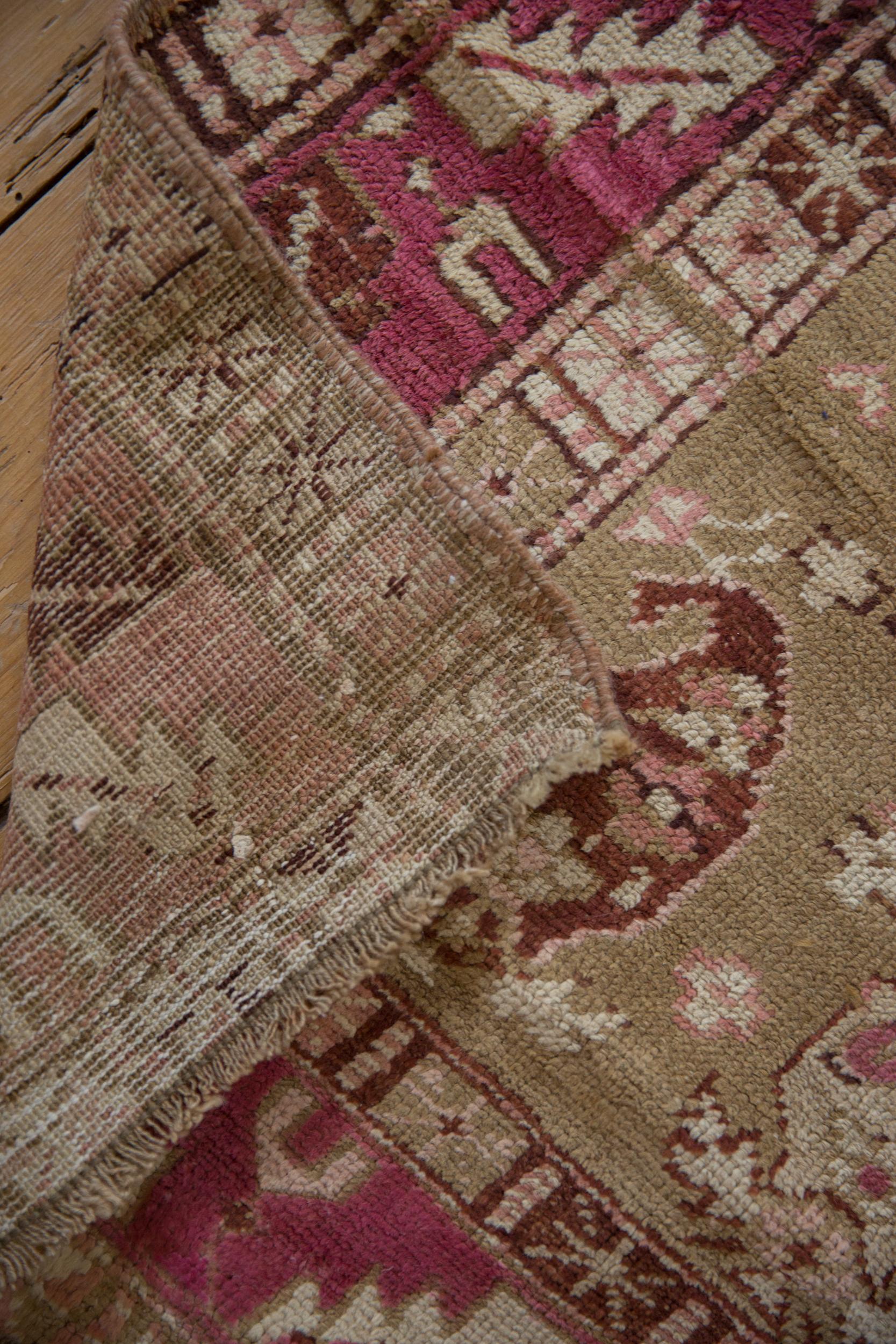 Vintage Distressed Karabagh-Teppich-Läufer im Used-Look im Angebot 1