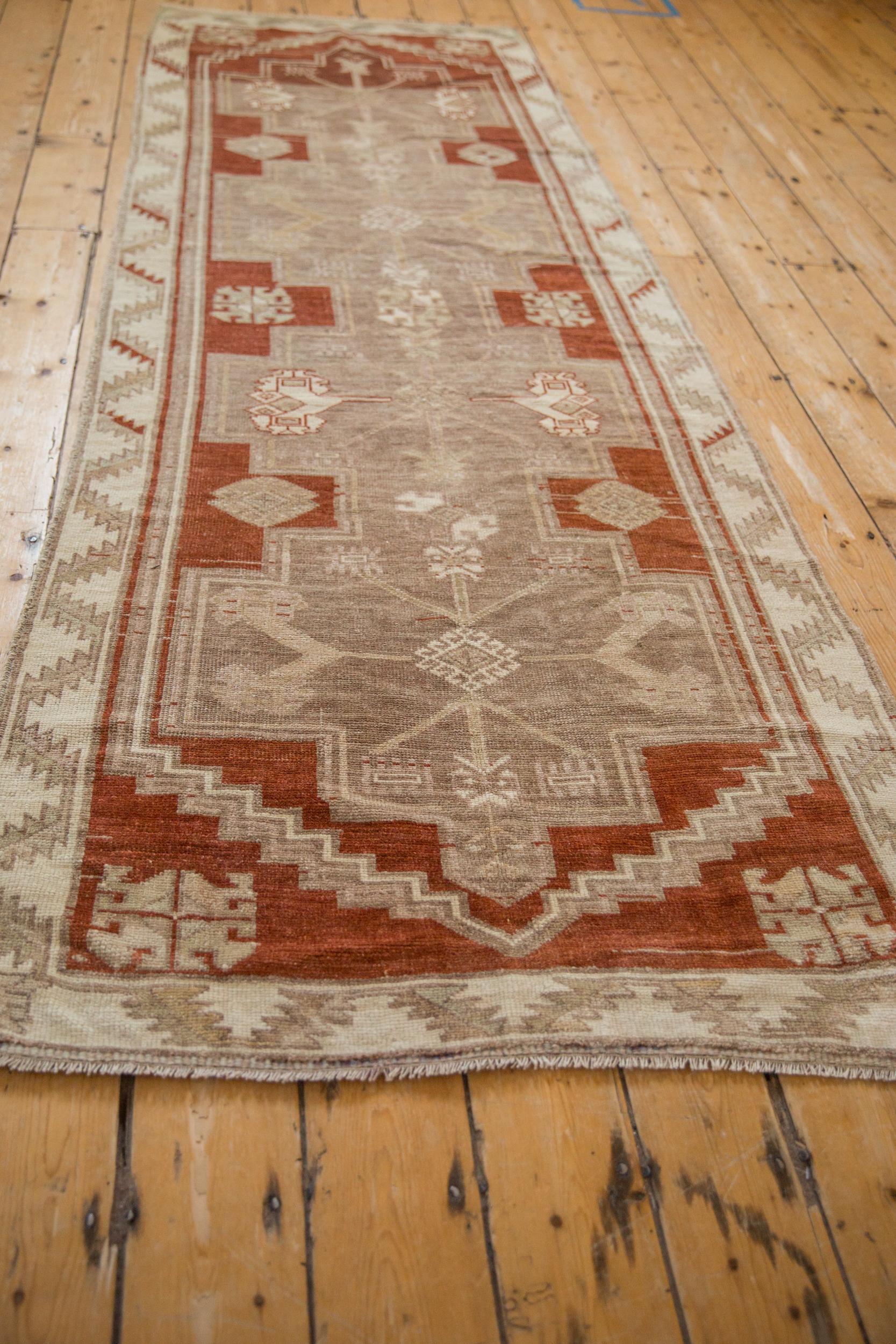 Vintage Distressed Kars Teppich Läufer (Handgeknüpft) im Angebot