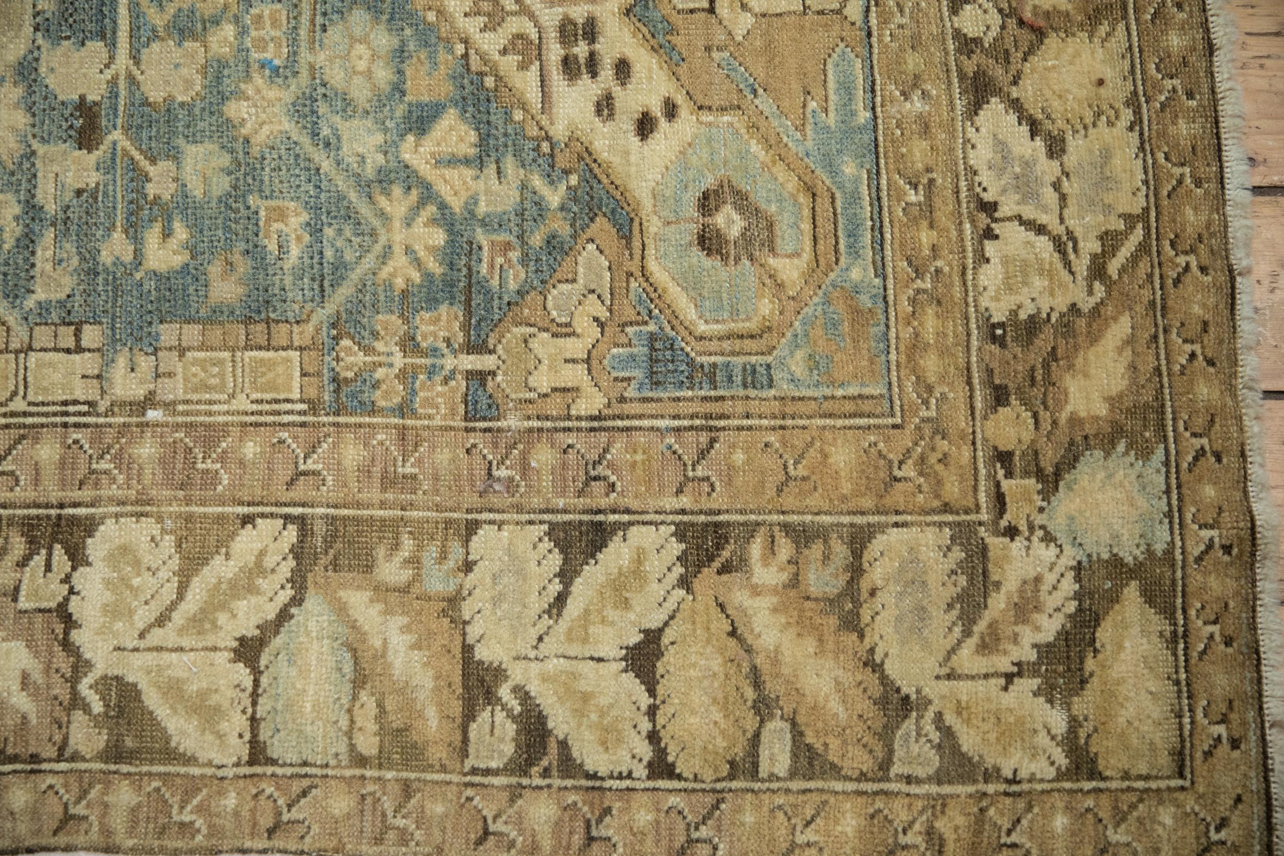 Altro Tappeto curdo d'epoca con segni di deterioramento in vendita