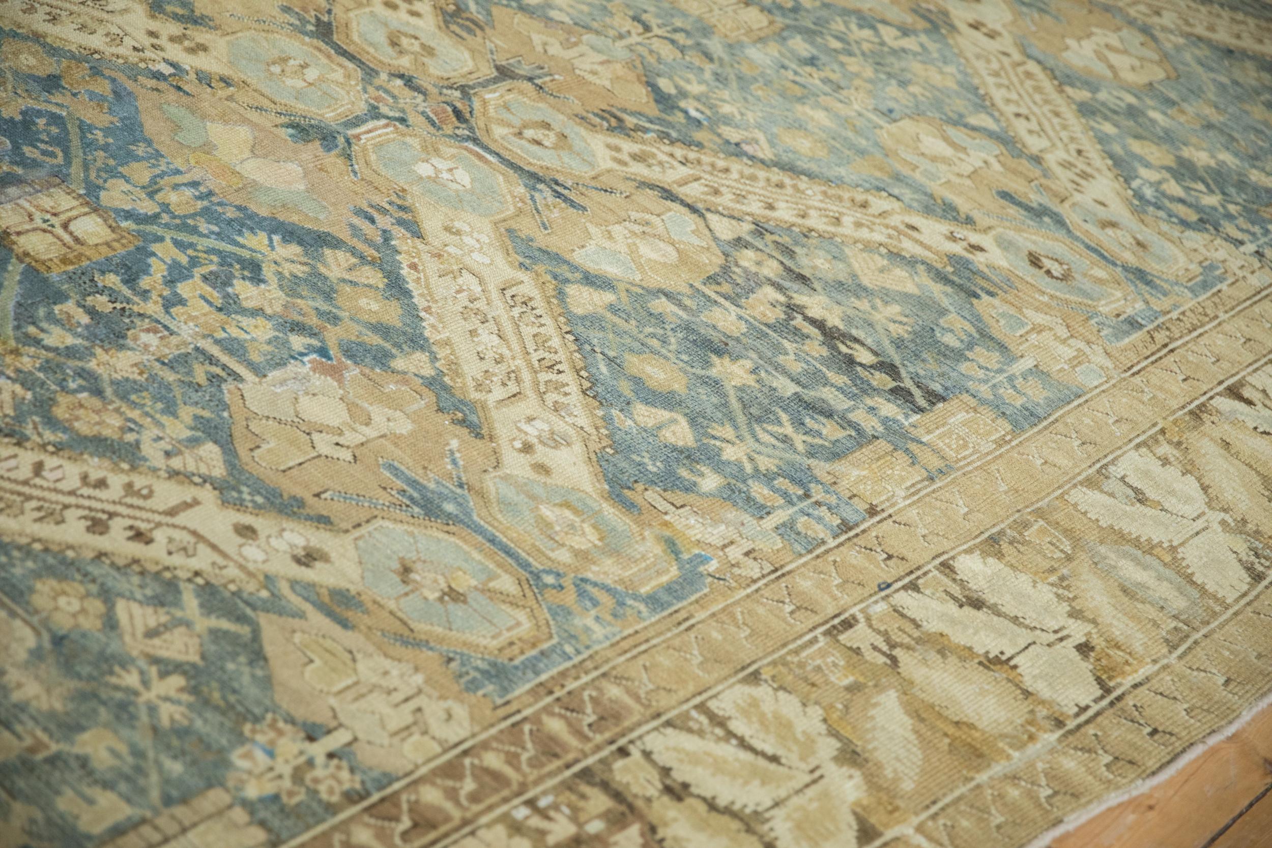 Metà XX secolo Tappeto curdo d'epoca con segni di deterioramento in vendita